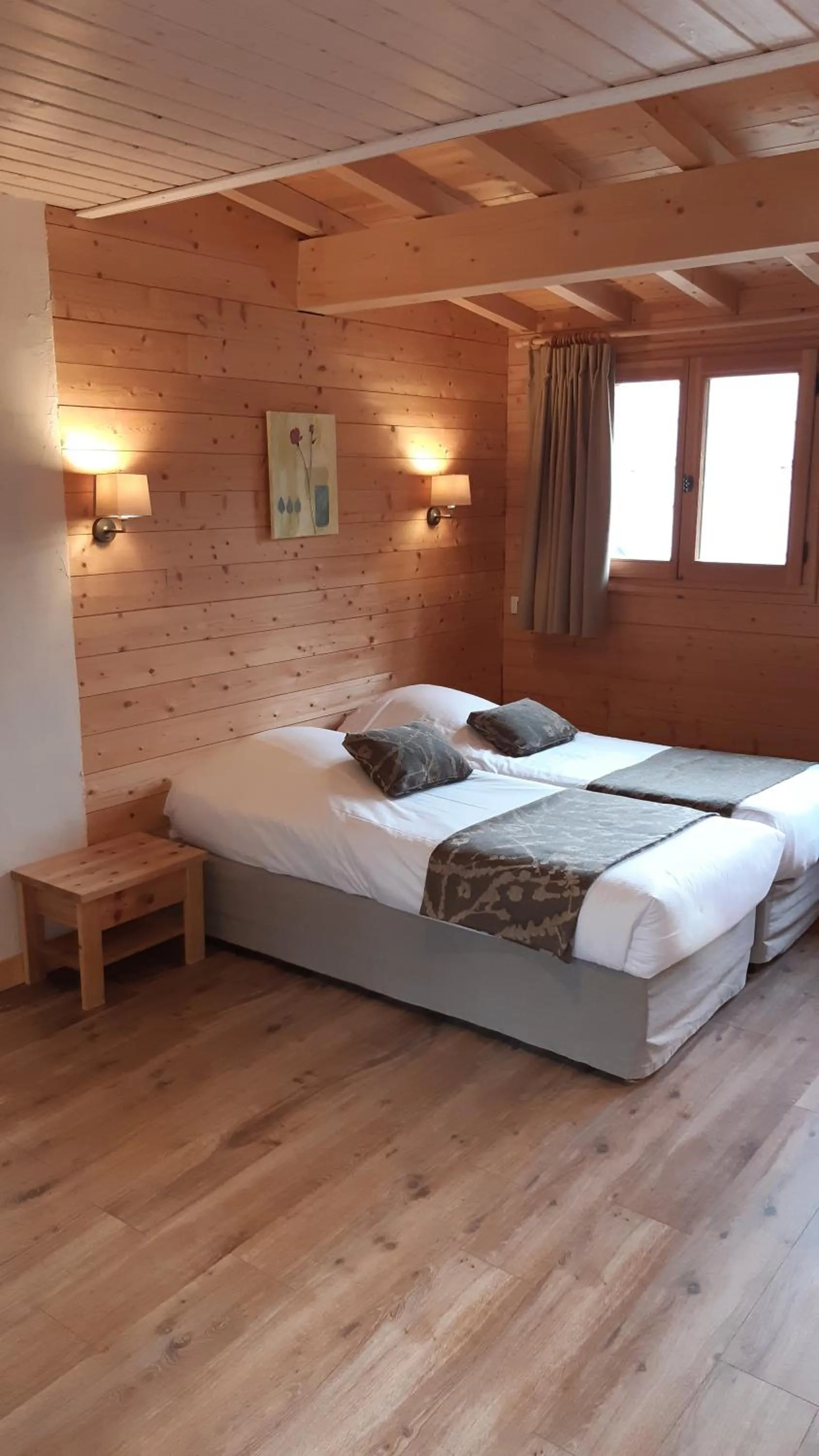 Bedroom, Bed in Logis Hotel & Spa Beau-Site
