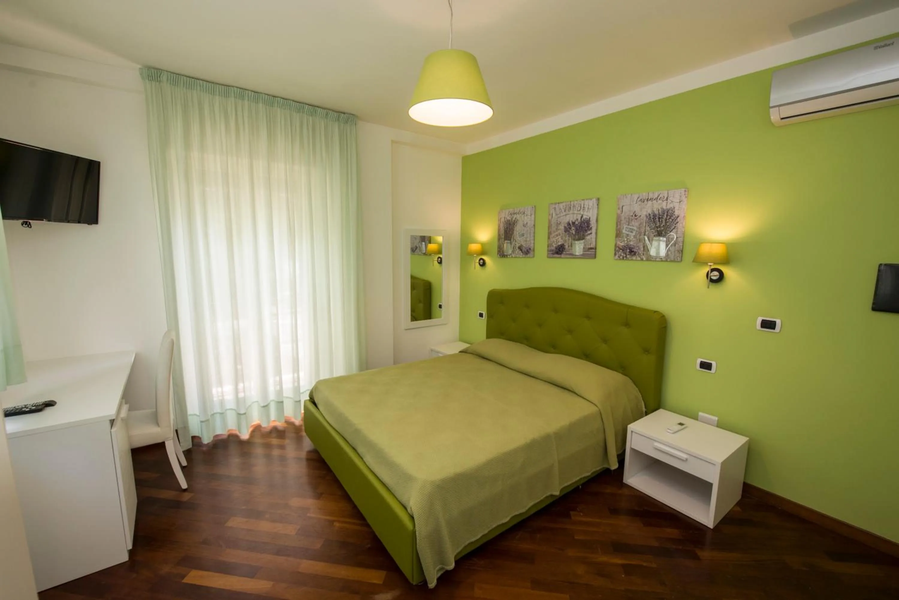 Photo of the whole room, Bed in Passo del Cavaliere