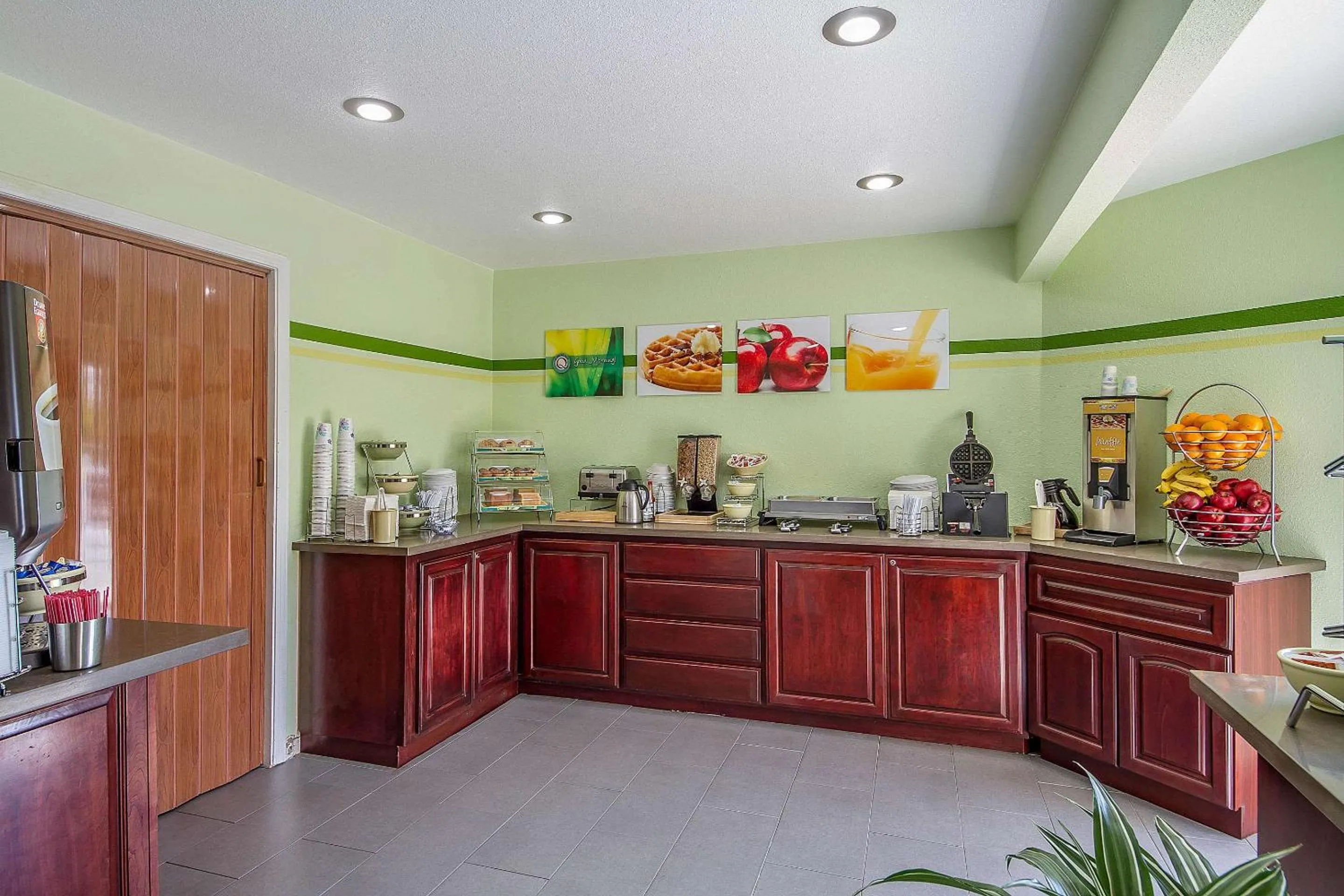 Restaurant/places to eat in Quality Inn & Suites Capitola By the Sea