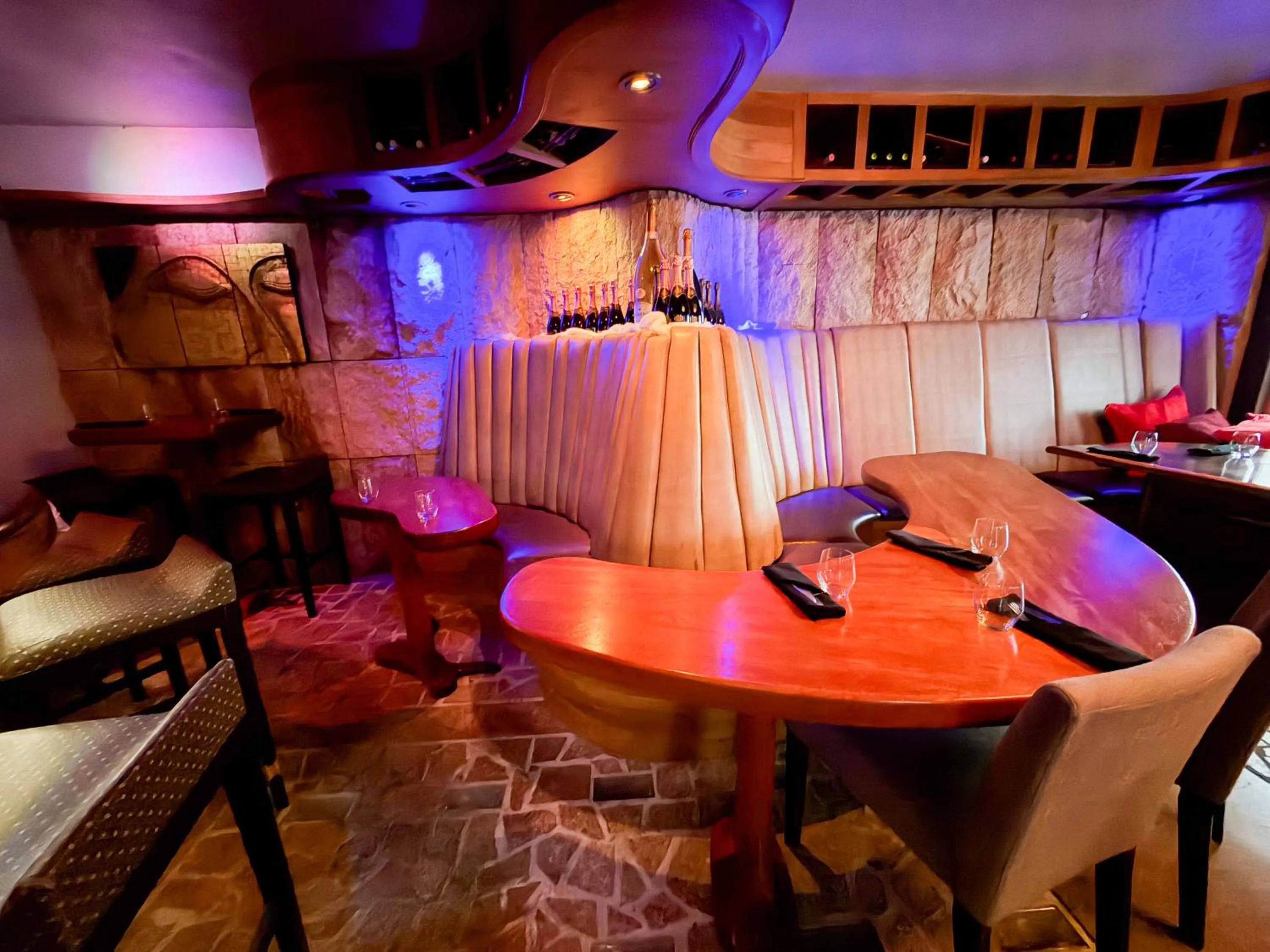 Restaurant/places to eat in Acacia Boutique Hotel