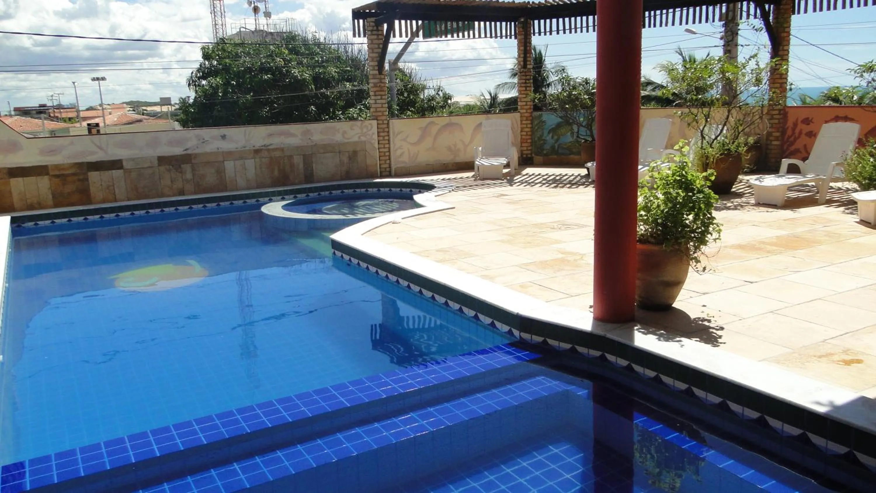 Swimming pool in Hotel Pousada Latitude