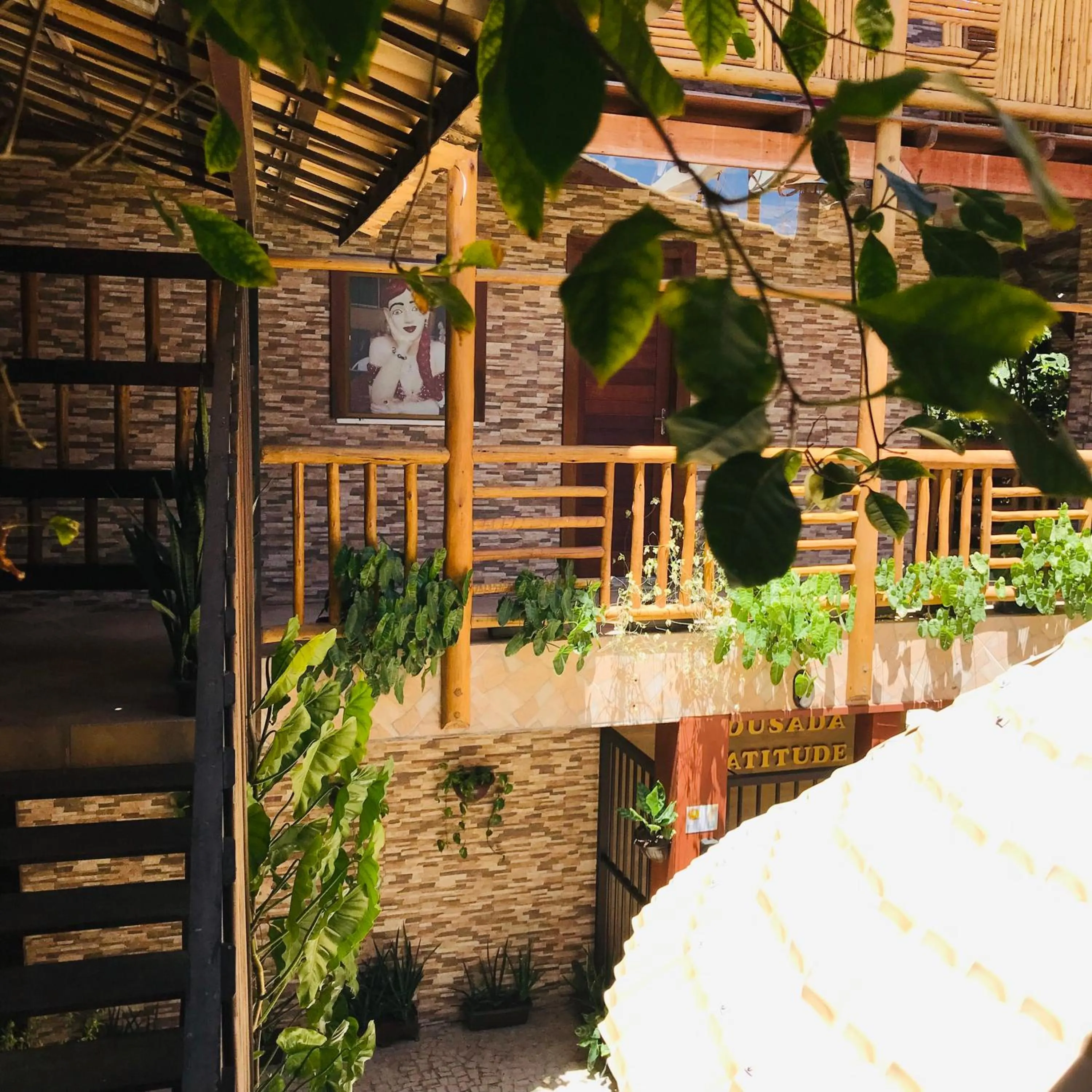 Property building in Hotel Pousada Latitude