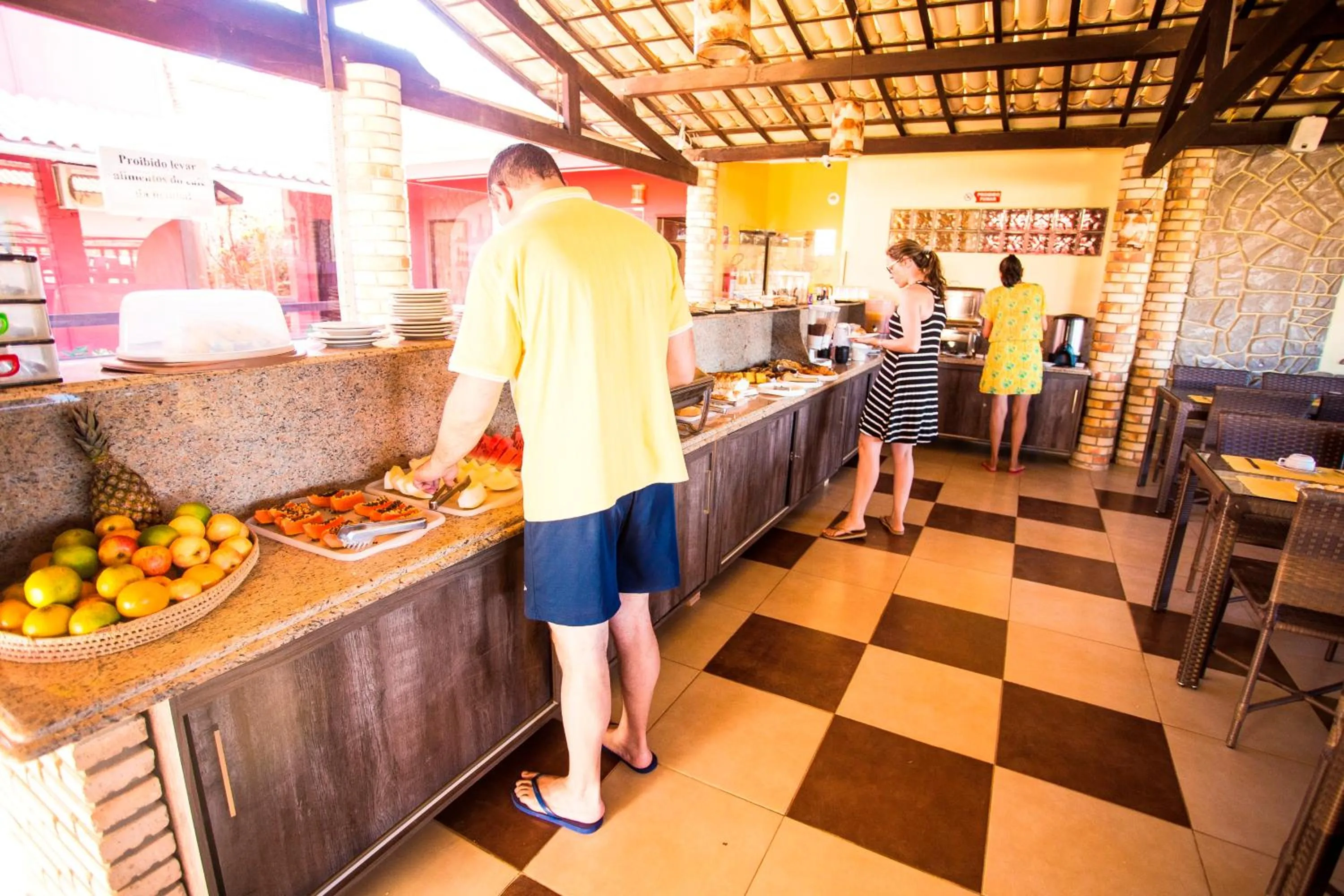 Buffet breakfast in Hotel Pousada Latitude