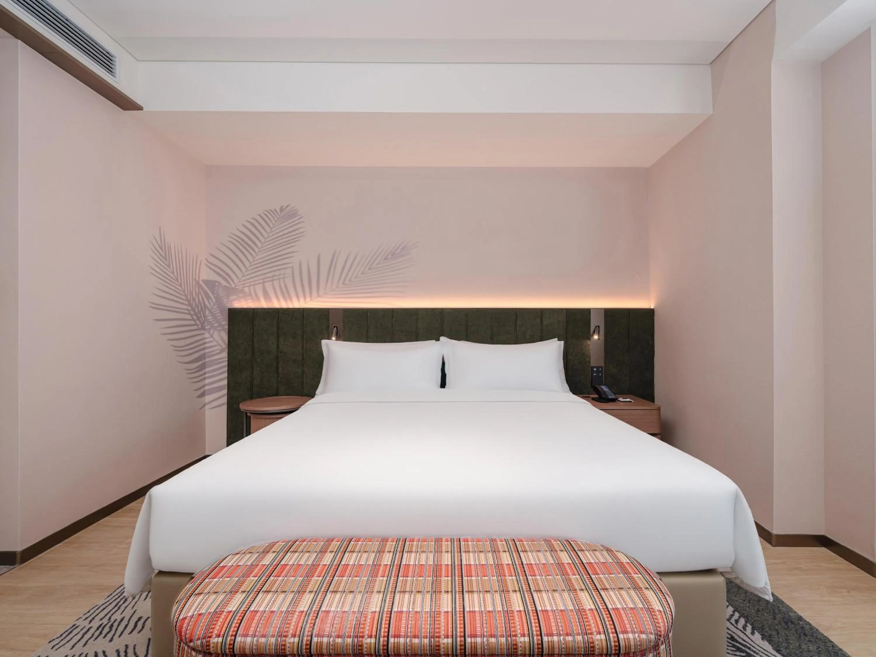 Bed in Hilton Garden Inn Shanghai Caohejing Hi-Tech Park