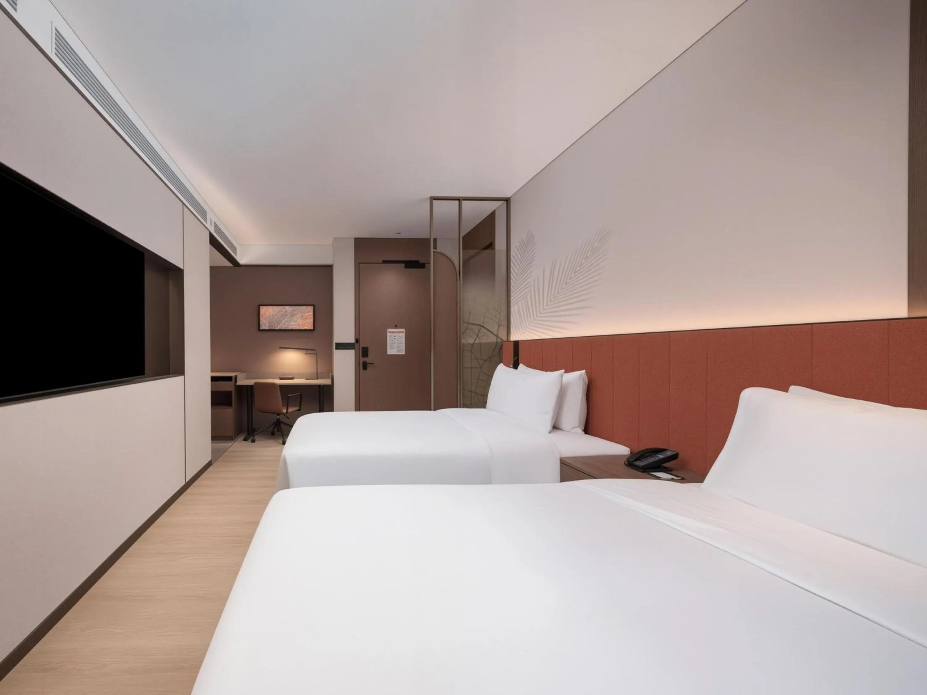 Bed in Hilton Garden Inn Shanghai Caohejing Hi-Tech Park