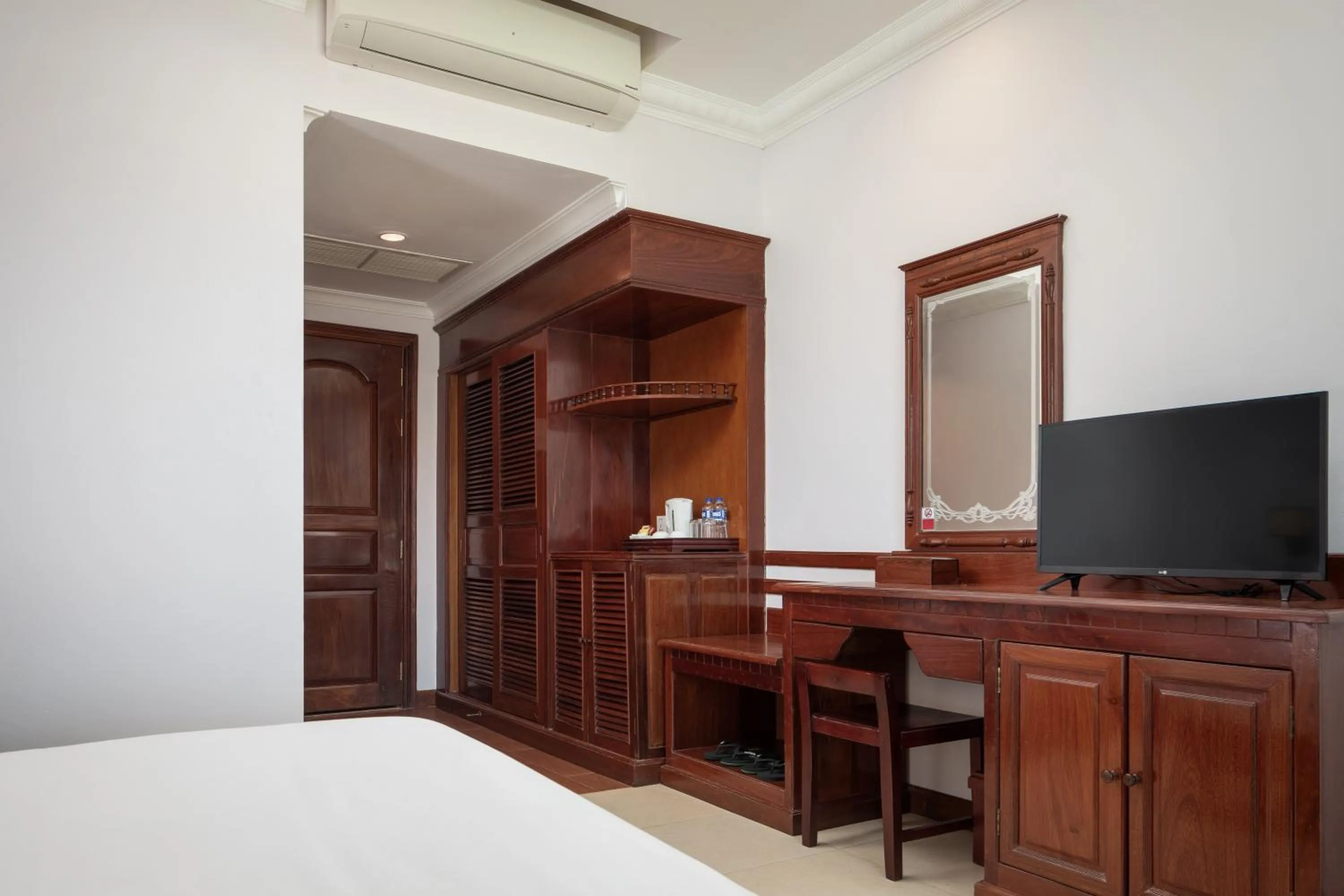 Bed in Baitong Heritage Hotel