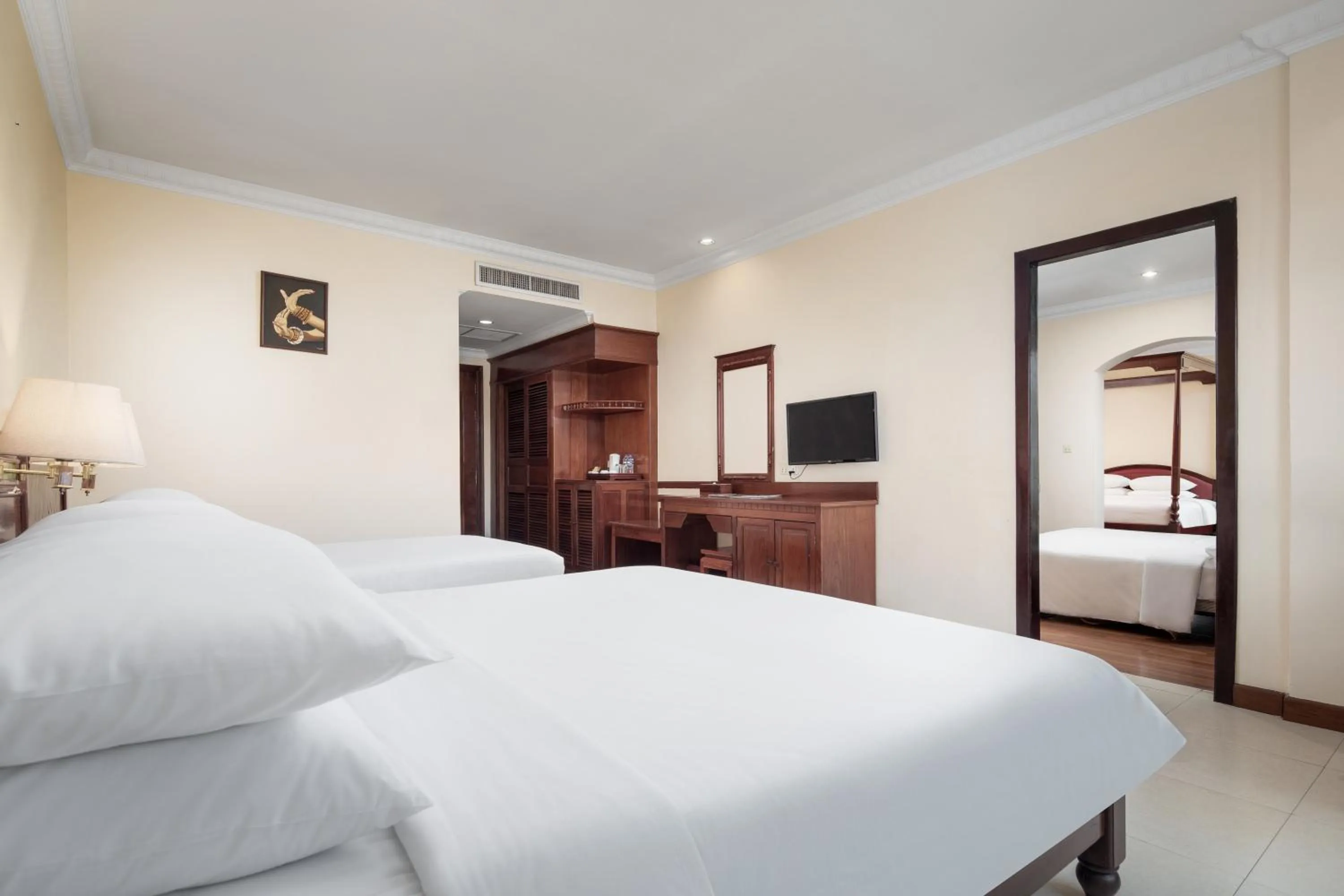 Bed in Baitong Heritage Hotel