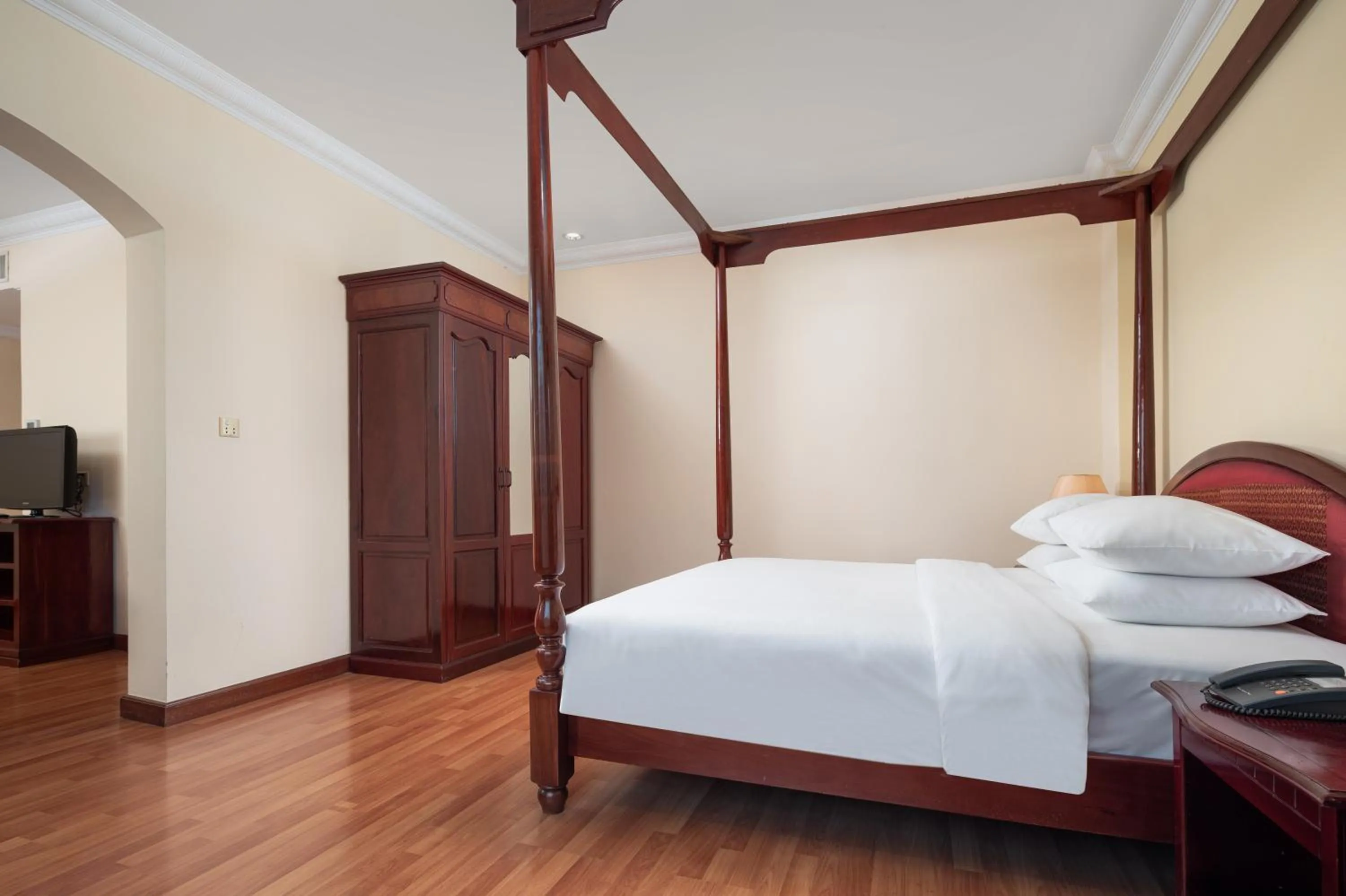 Bed in Baitong Heritage Hotel