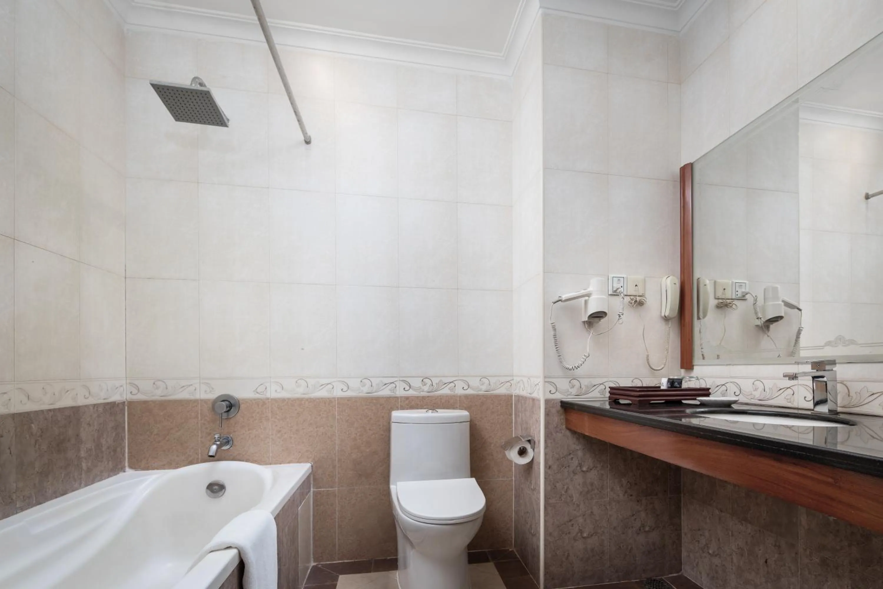 Shower in Baitong Heritage Hotel