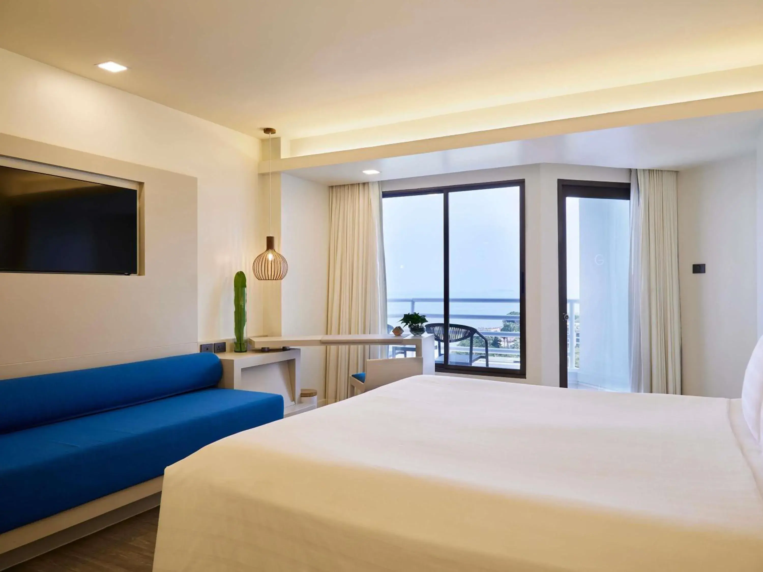 Premium Room with Sea View in Pullman Pattaya Hotel G Premium Room with Sea View in Pullman Pattaya Hotel G