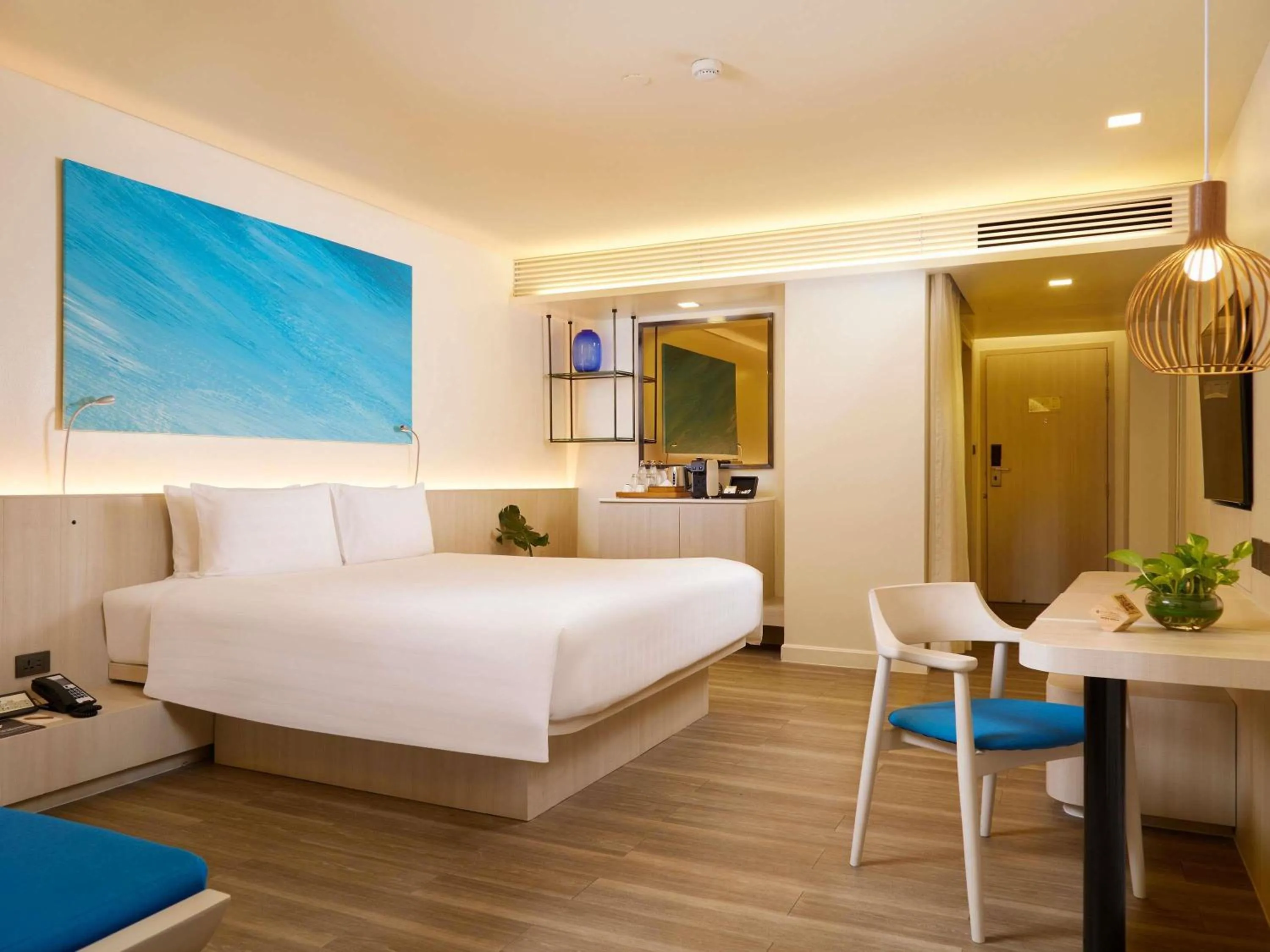 Property building, Bed in Pullman Pattaya Hotel G