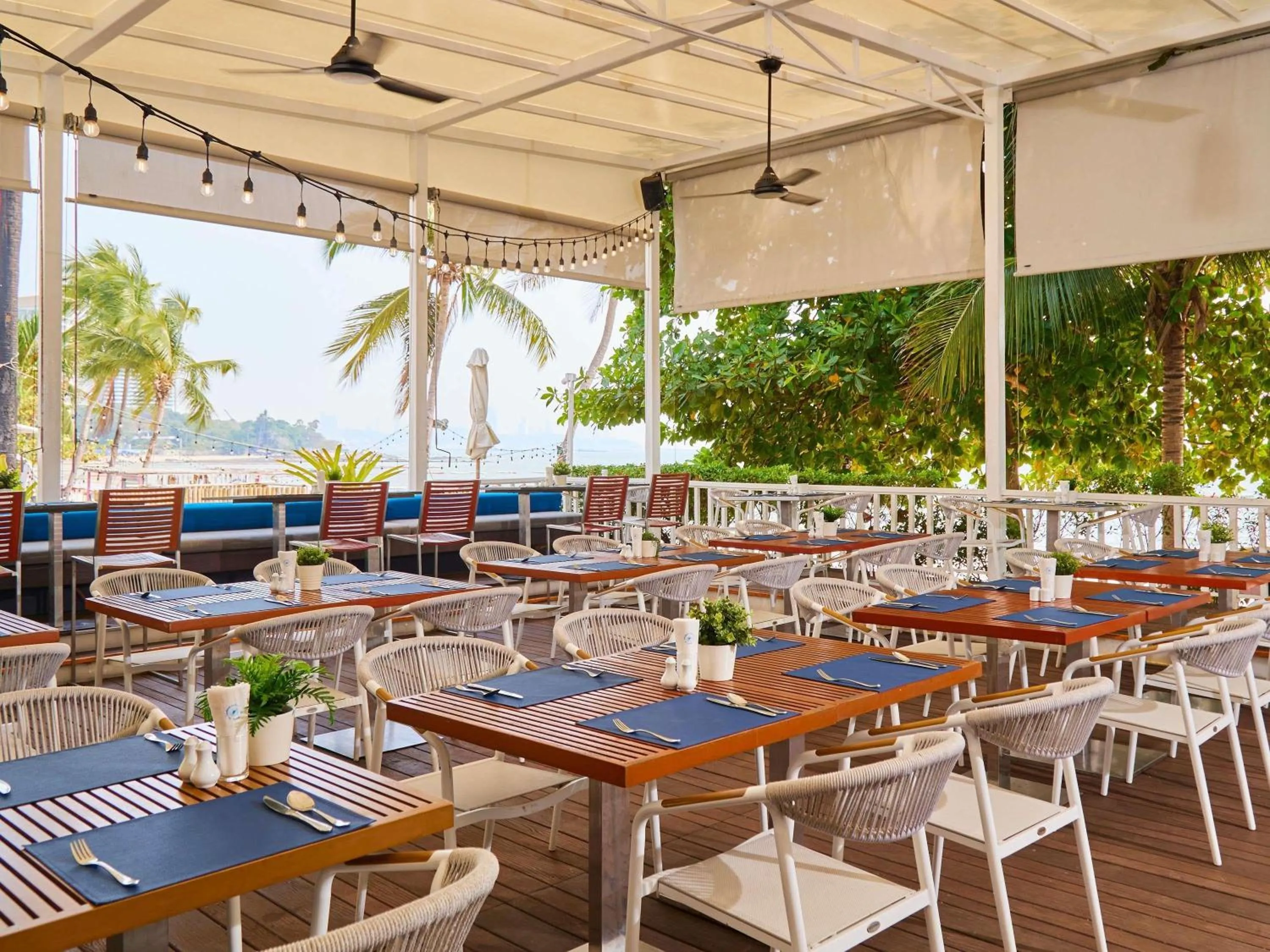 Restaurant/places to eat in Pullman Pattaya Hotel G