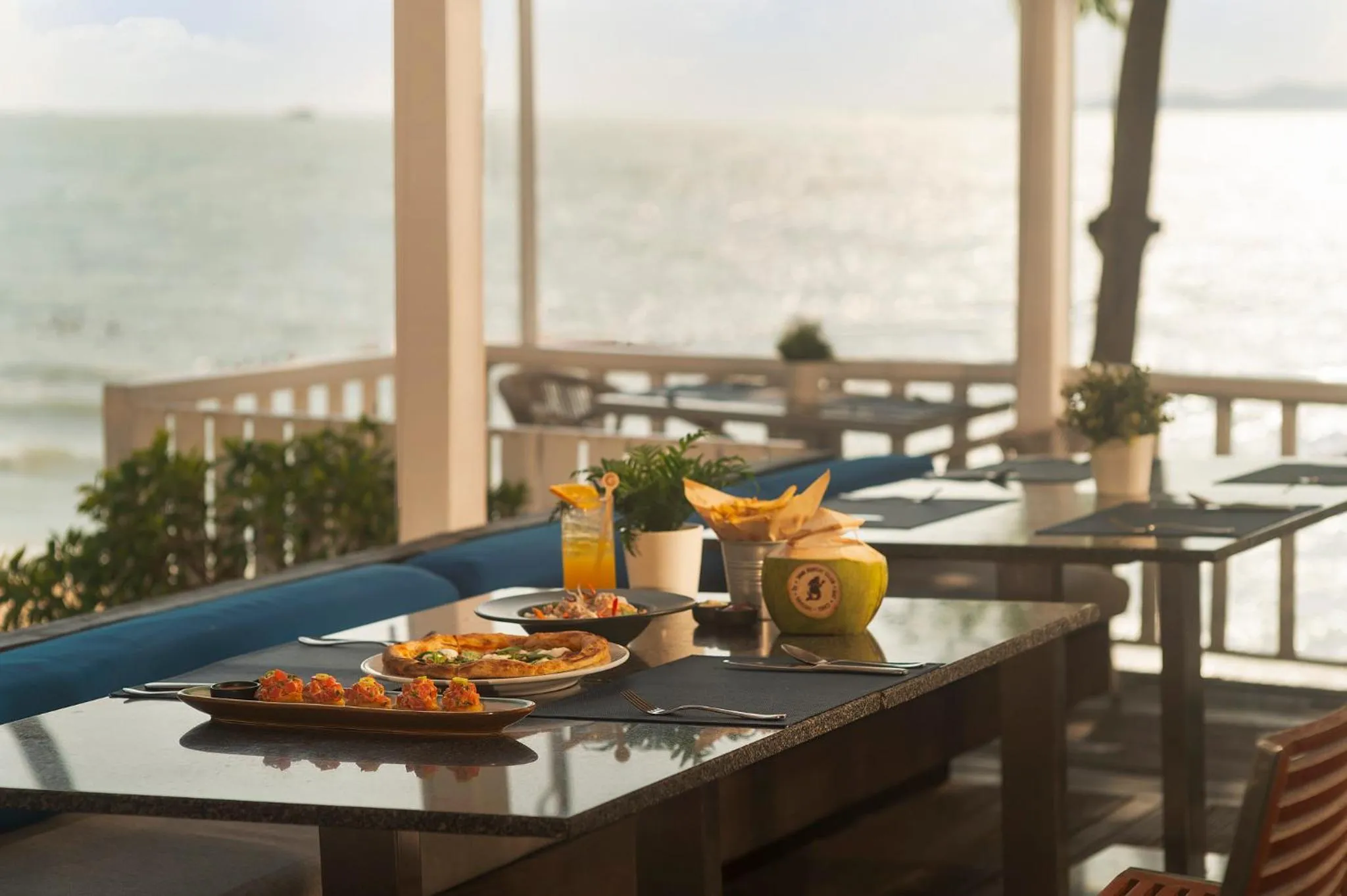 Restaurant/places to eat in Pullman Pattaya Hotel G