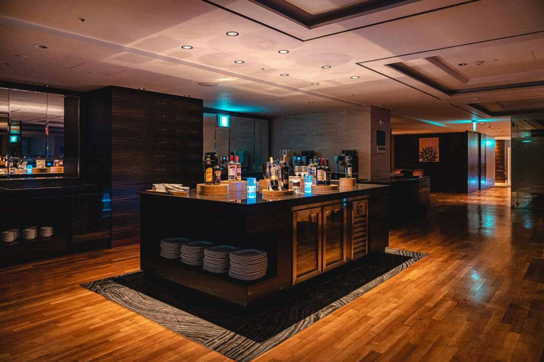 Lounge or bar in Lotte Hotel Ulsan