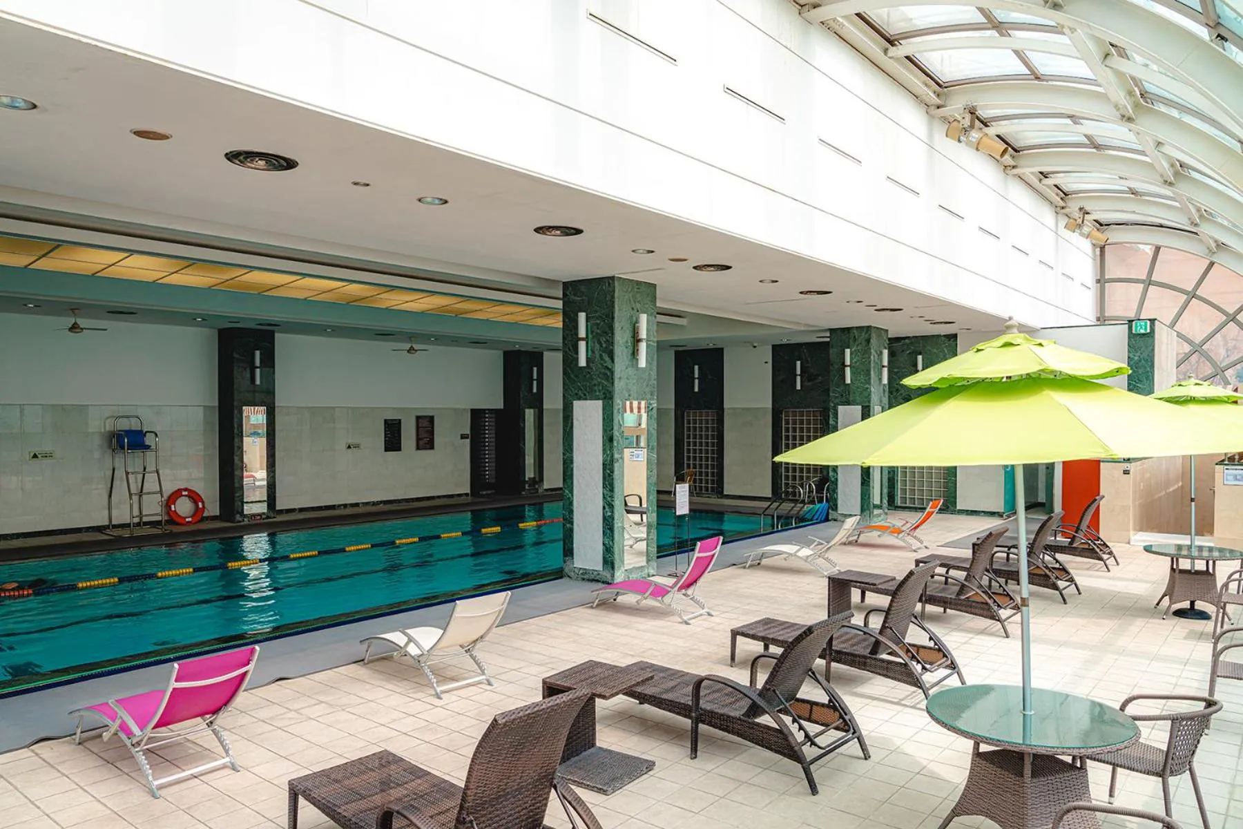 Swimming pool in Lotte Hotel Ulsan