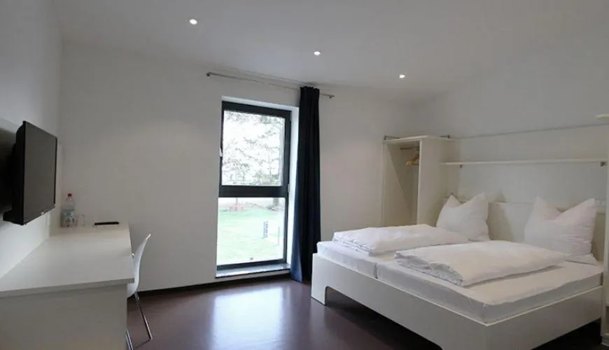 Bed in Neumann's Übernachtung