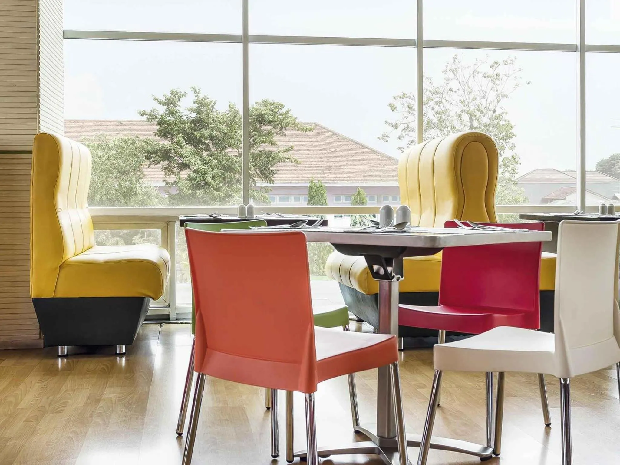 Lounge or bar in Hotel Ibis Semarang Simpang Lima