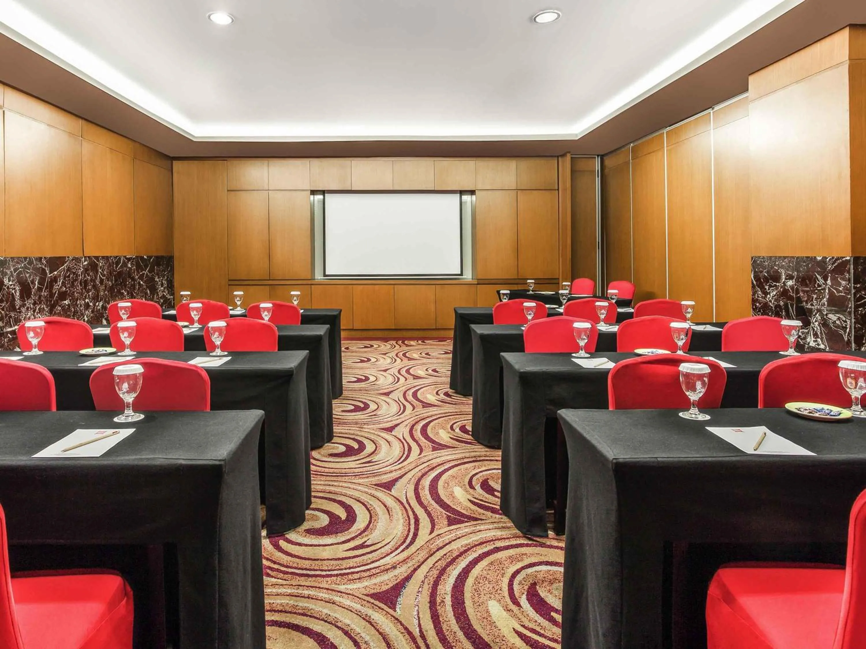 Meeting/conference room in Hotel Ibis Semarang Simpang Lima