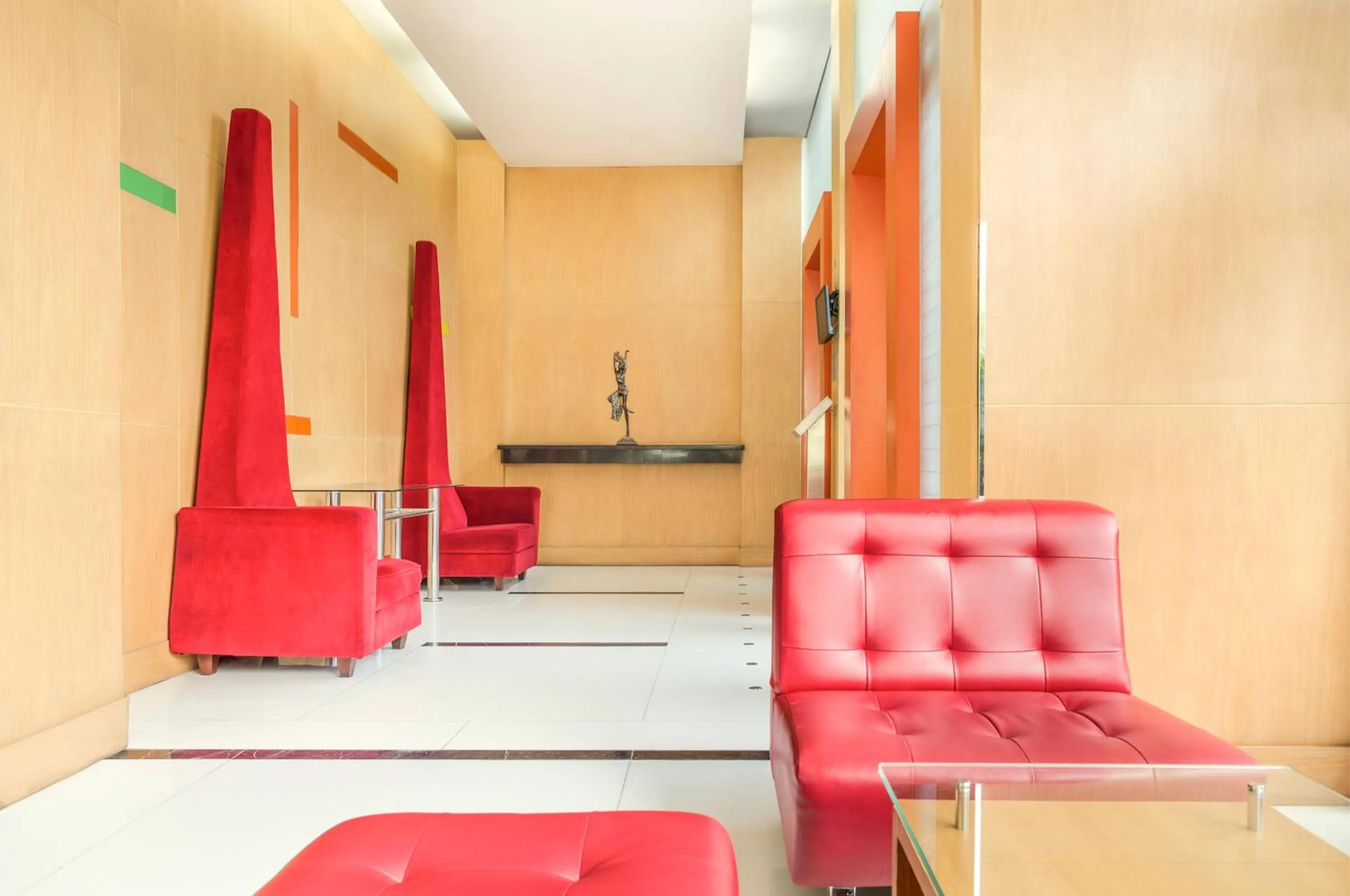 Lobby or reception in Hotel Ibis Semarang Simpang Lima