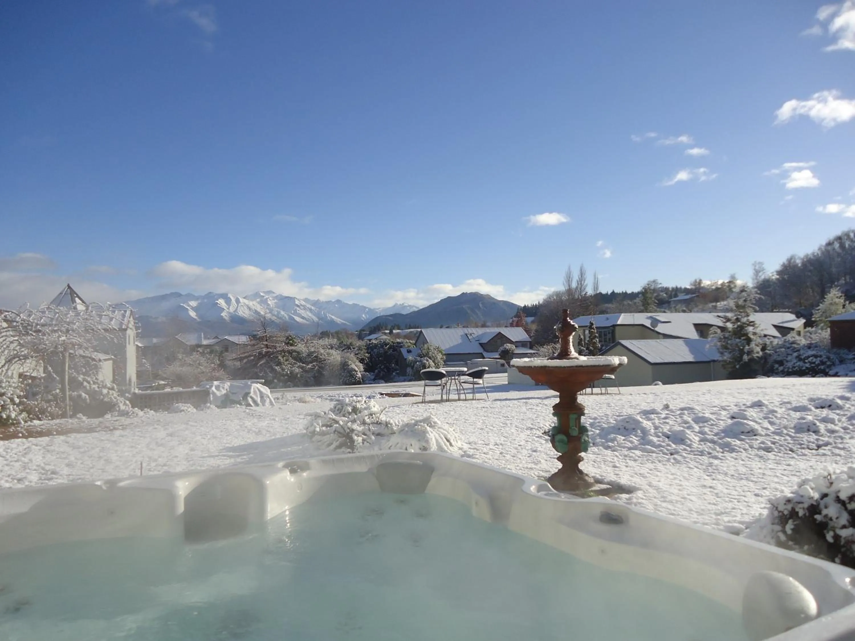 Hot Tub in Lake Wanaka Lodge