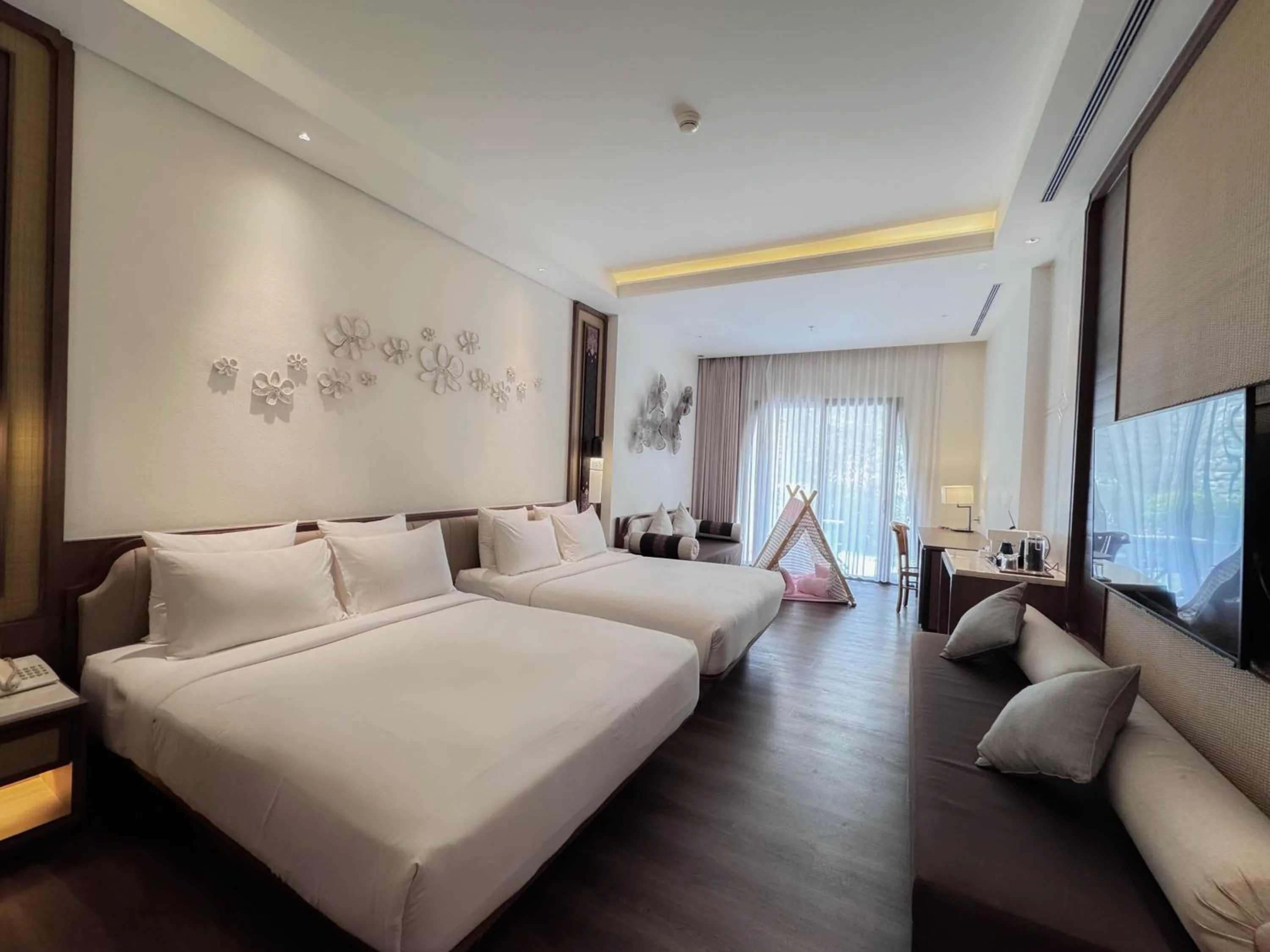 Bed in Novotel Bogor Golf Resort