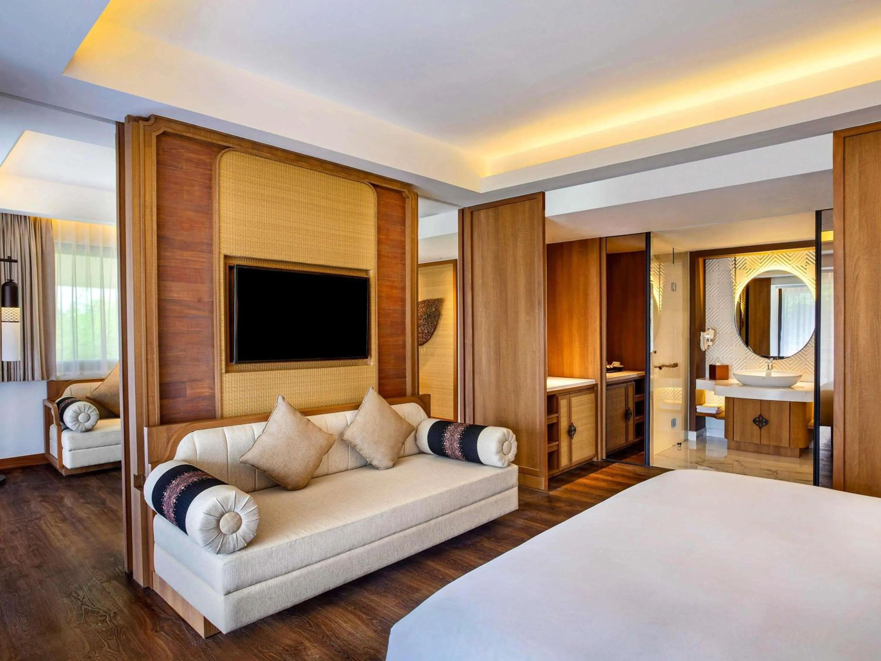 Bedroom, Bed in Novotel Bogor Golf Resort
