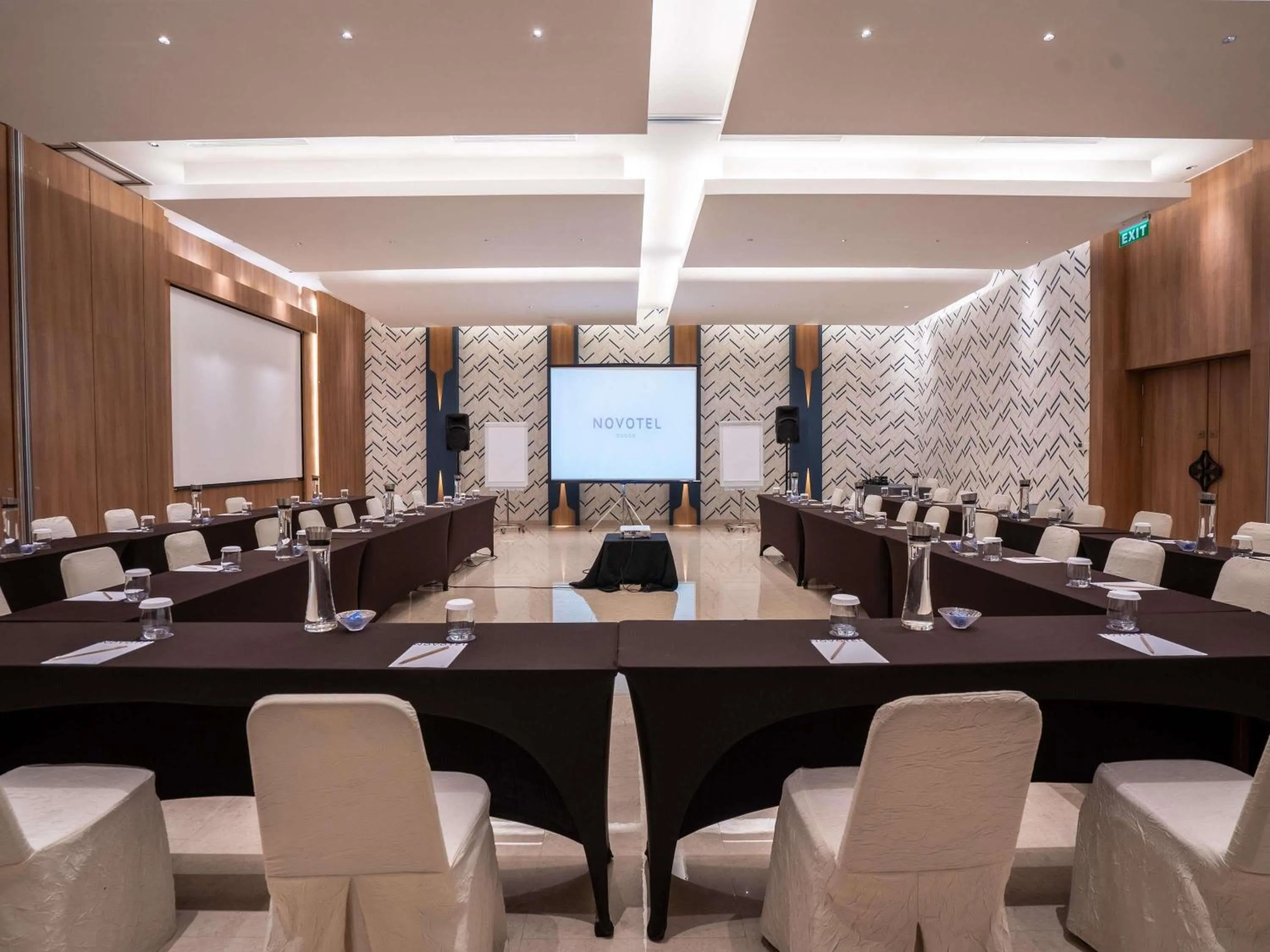 Meeting/conference room in Novotel Bogor Golf Resort
