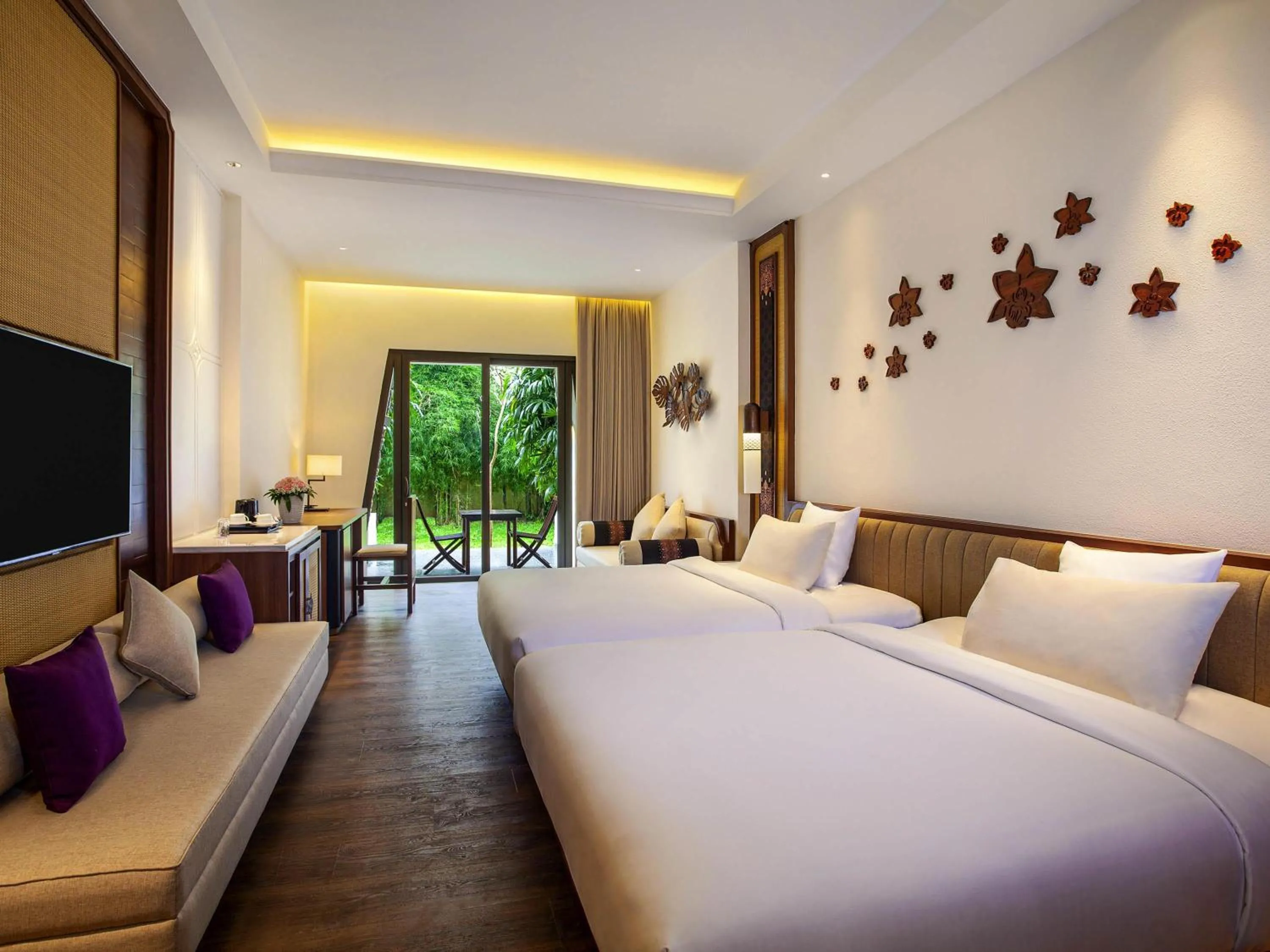 Bedroom, Bed in Novotel Bogor Golf Resort