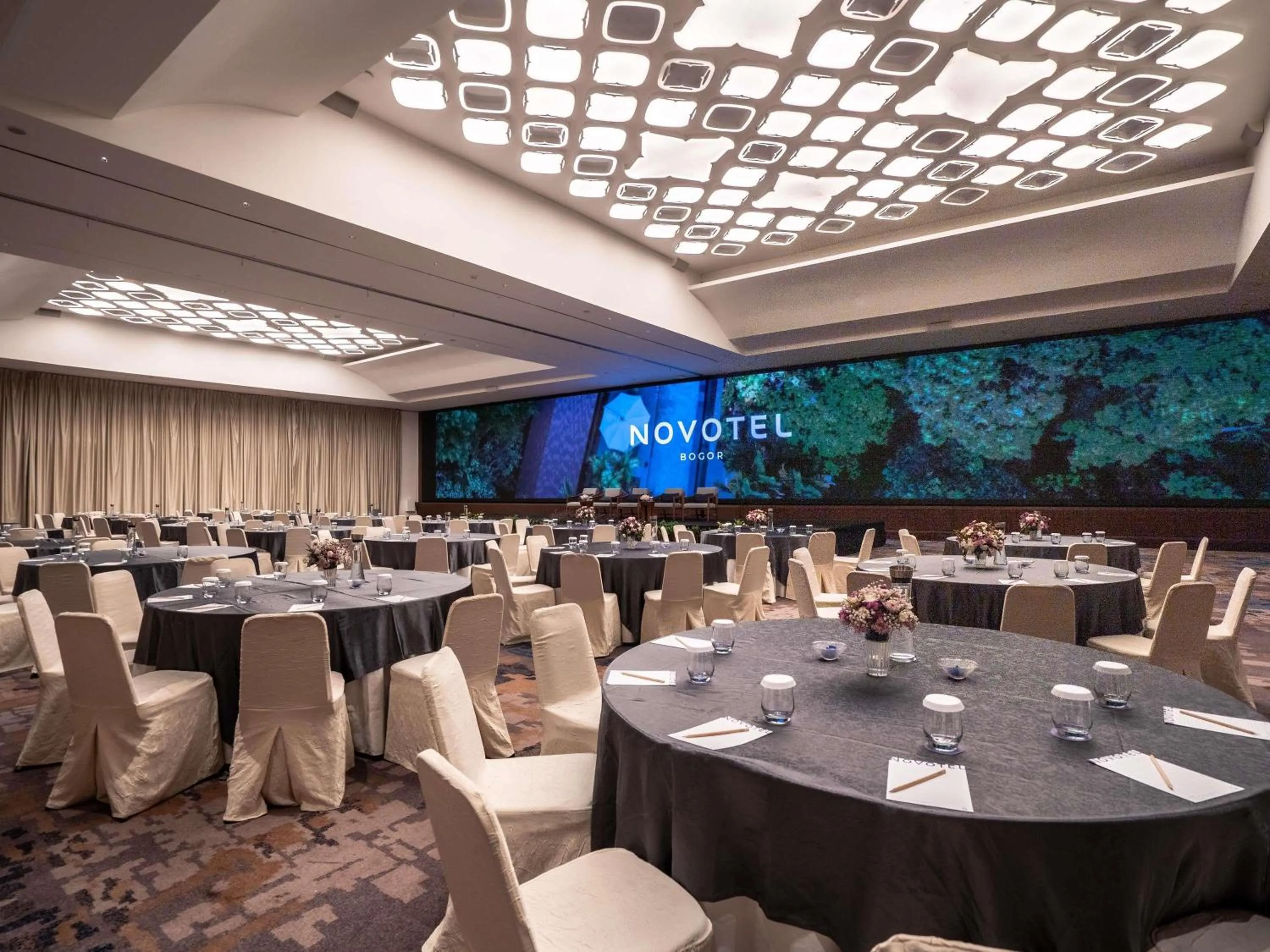 Meeting/conference room in Novotel Bogor Golf Resort