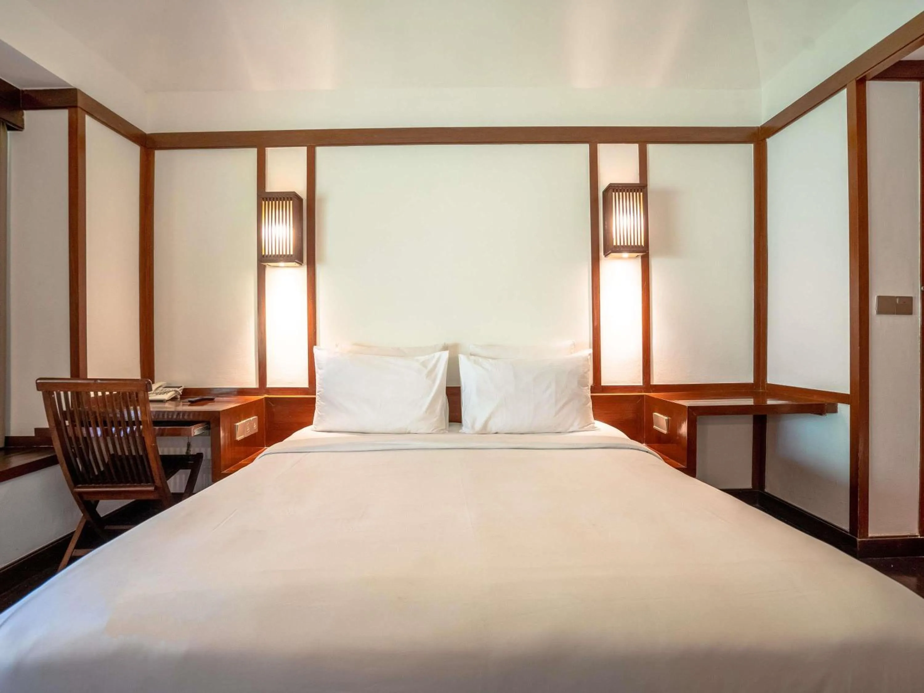 Bedroom, Bed in Novotel Bogor Golf Resort