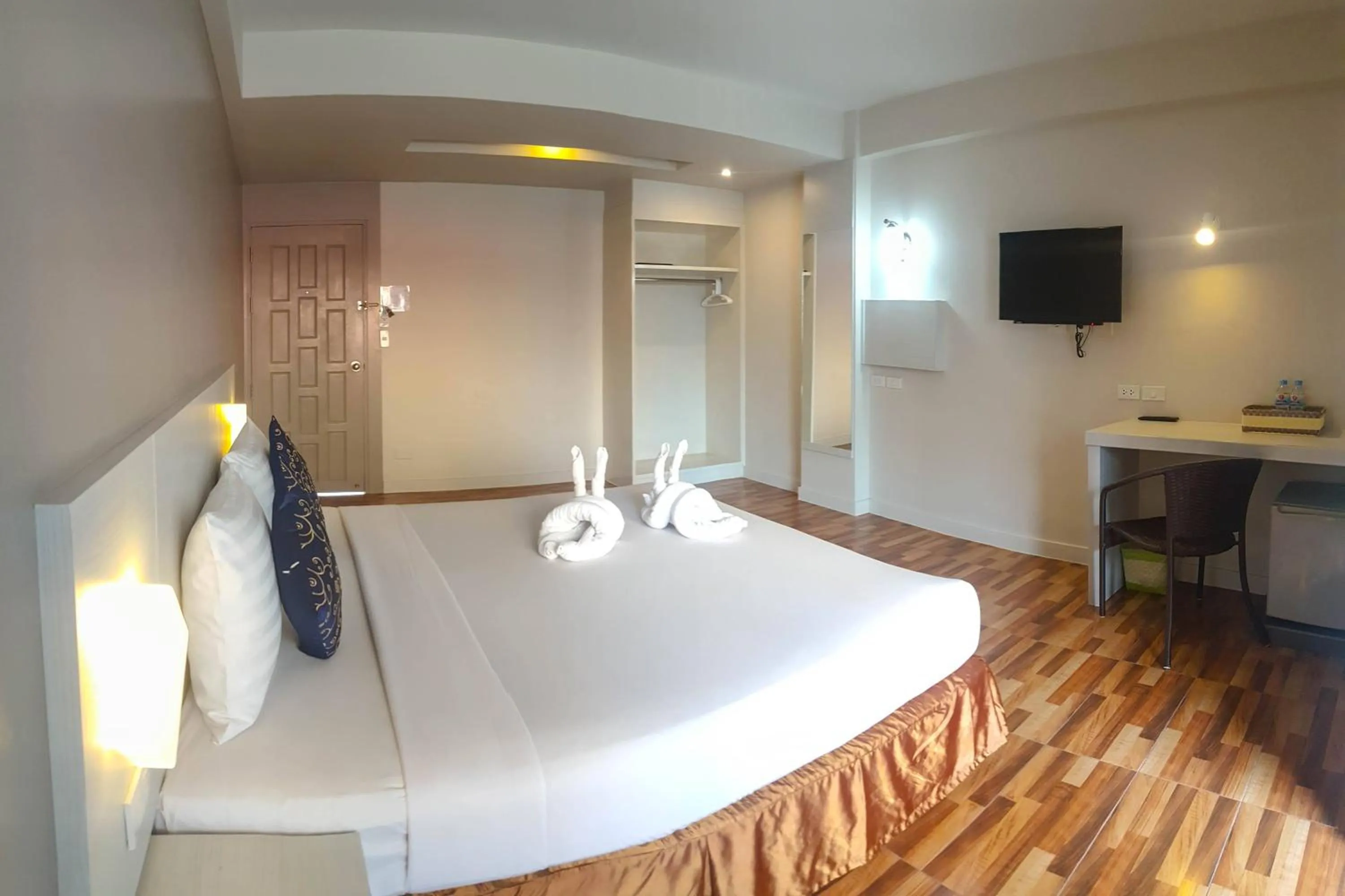 Bed in Eastiny Inn Hotel