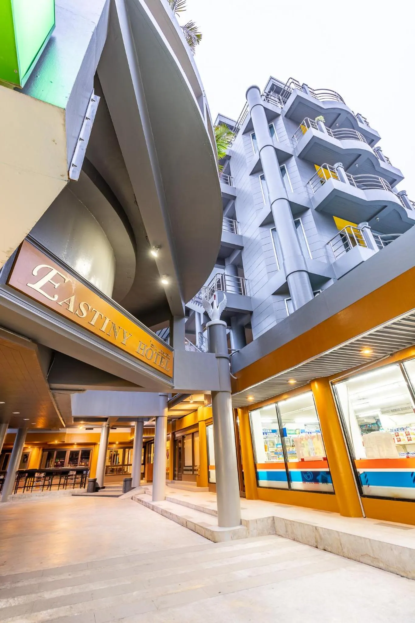 Property building in Eastiny Inn Hotel