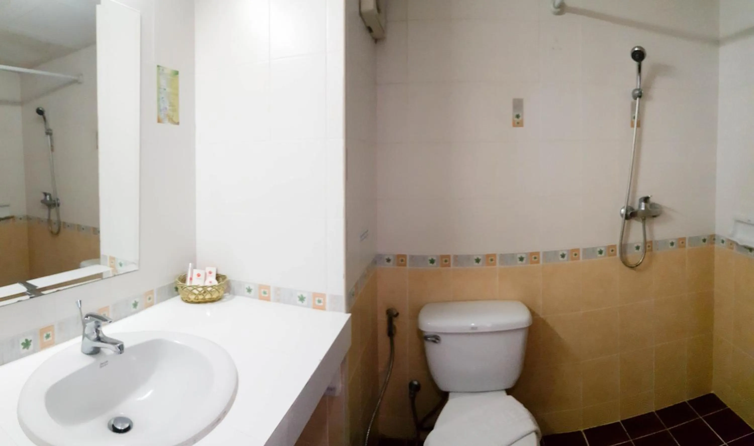 Bathroom in Eastiny Seven Hotel