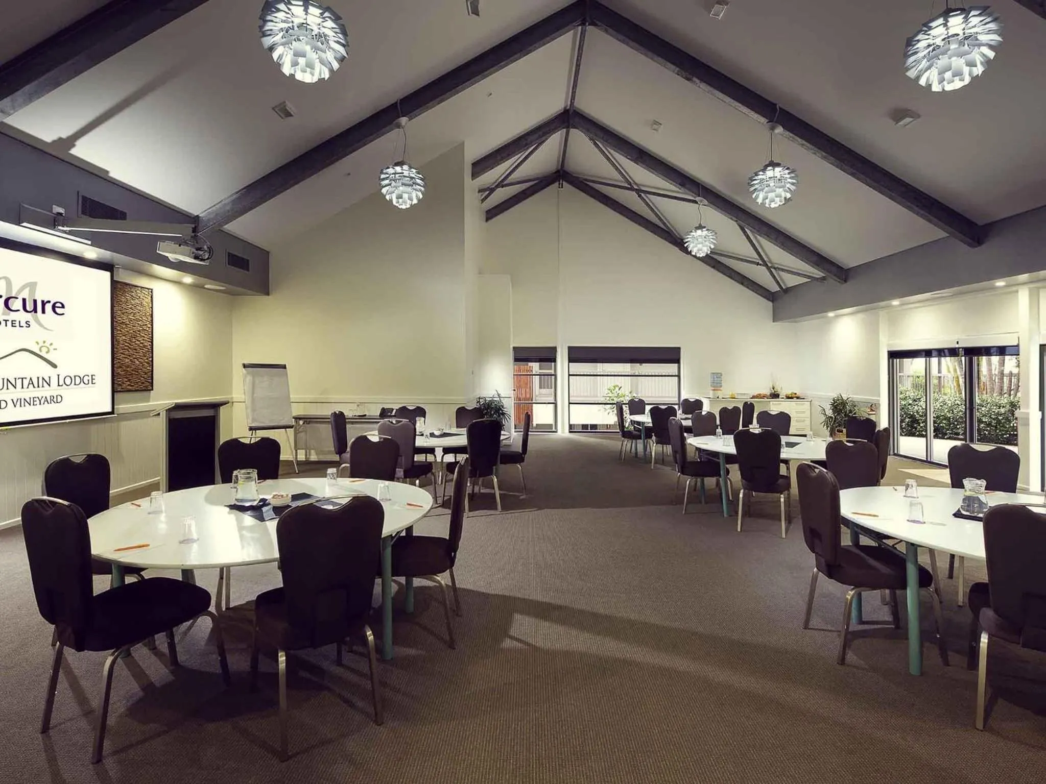 Meeting/conference room in Mercure Clear Mountain Lodge