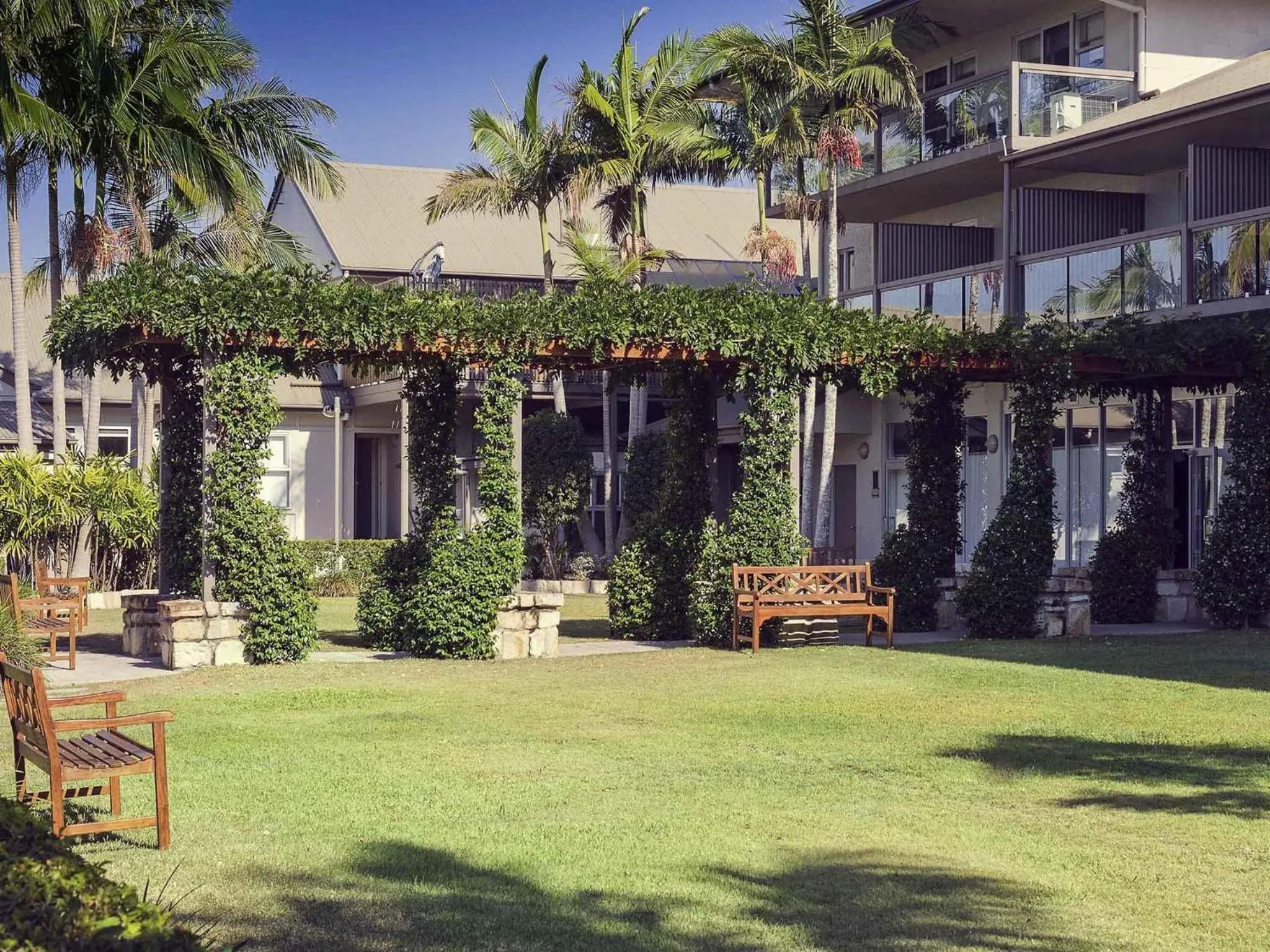 wedding in Mercure Clear Mountain Lodge