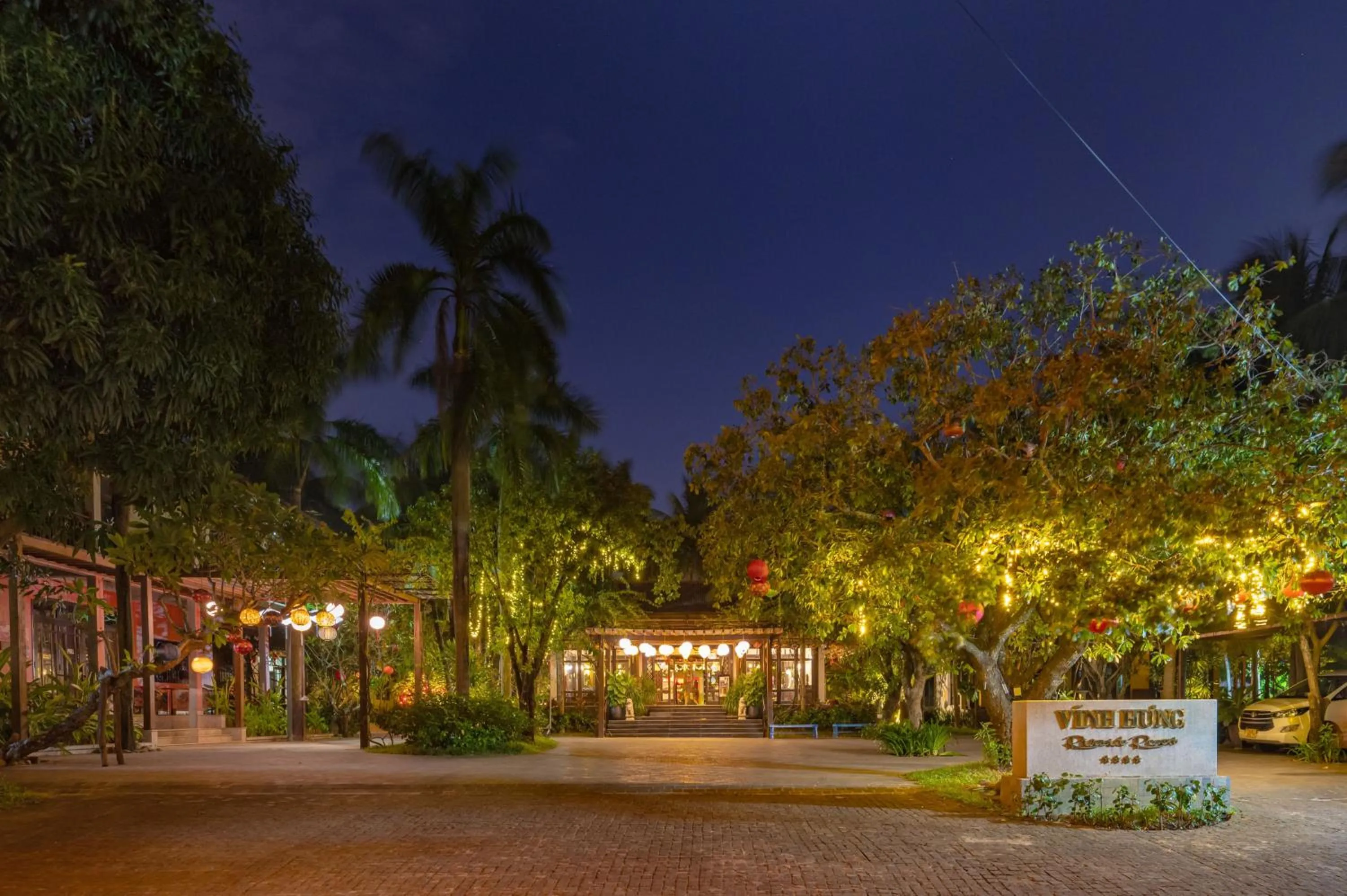 Vinh Hung Riverside Resort & Spa