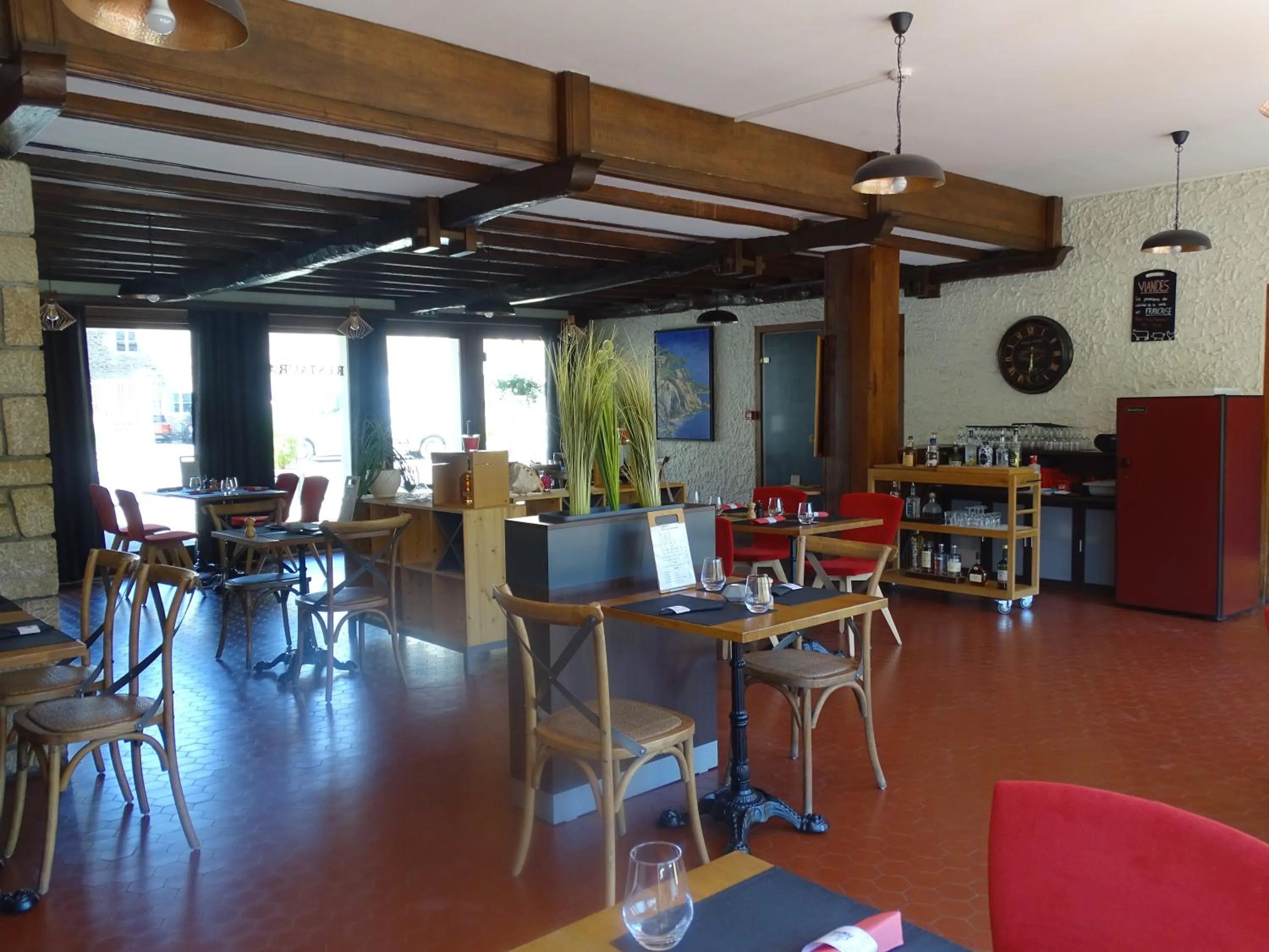 Restaurant/places to eat in Logis Hôtel AMBROISE