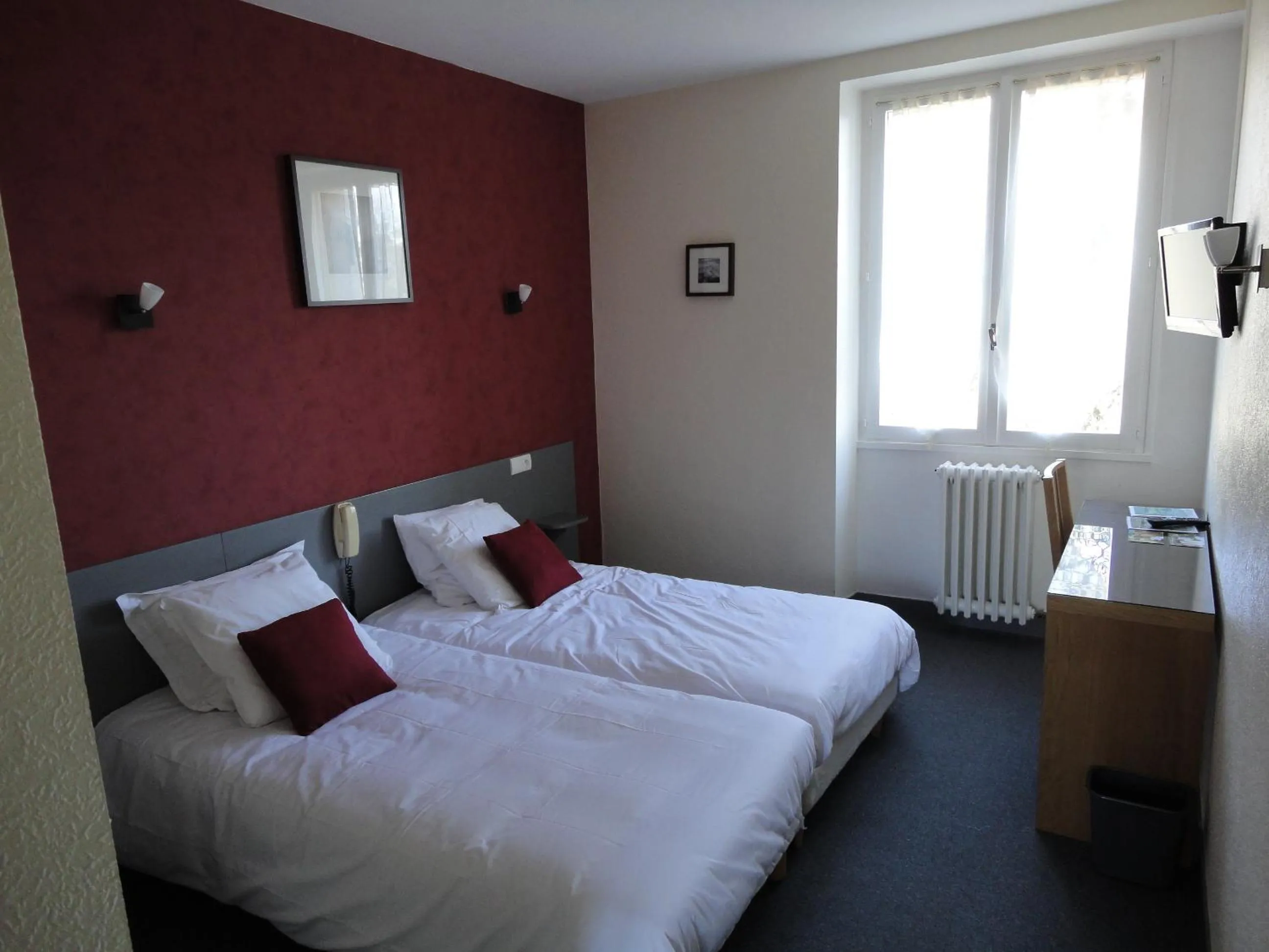 Bedroom, Bed in Logis Hôtel AMBROISE
