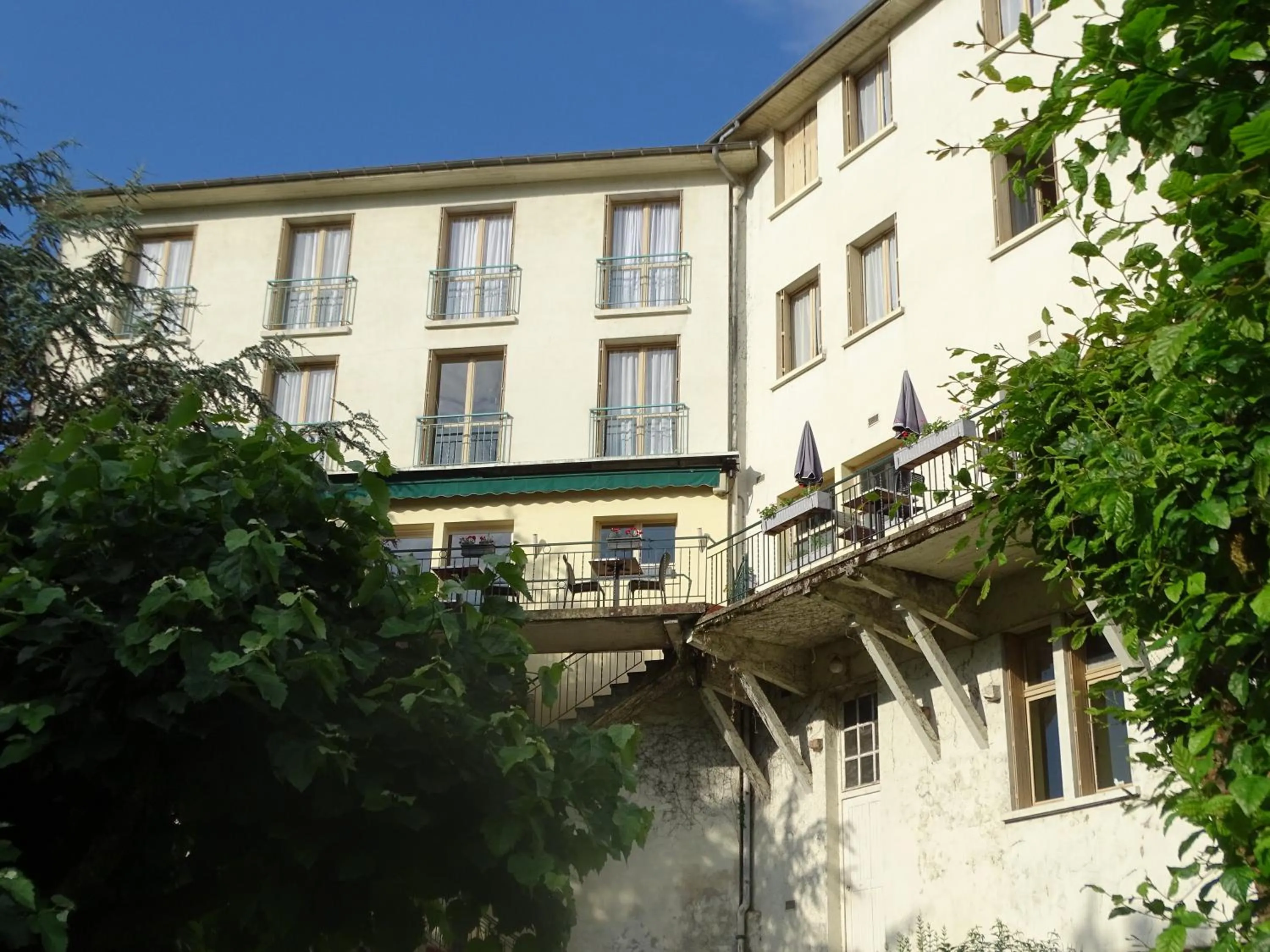 Property building in Logis Hôtel AMBROISE