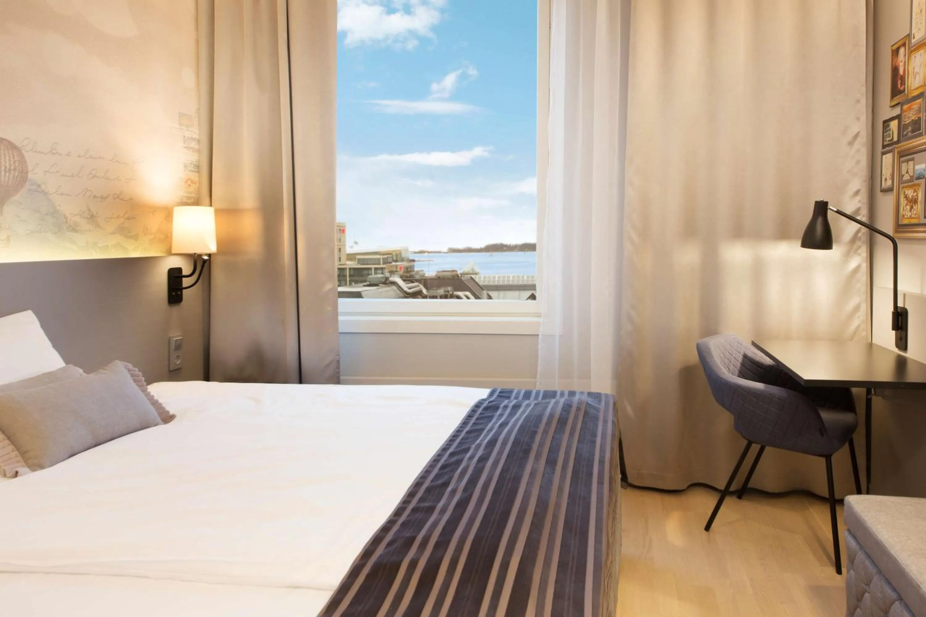 Bedroom, Bed in Scandic Byporten