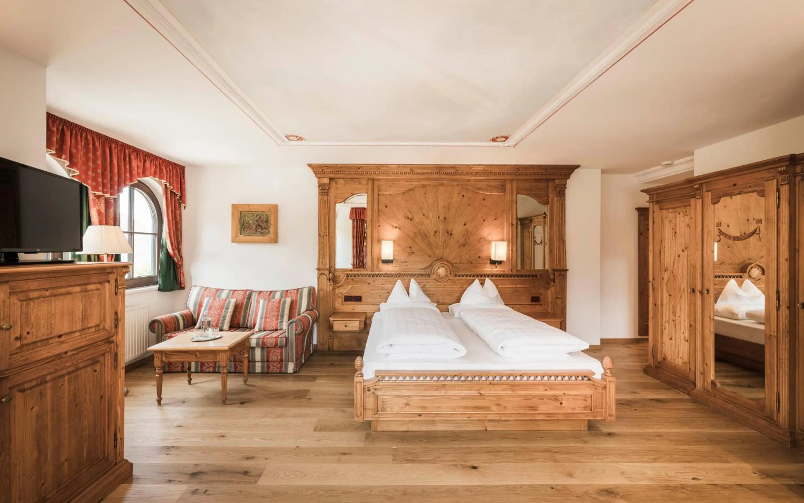 Bedroom, Bed in Hotel Ansitz Jakoberhof