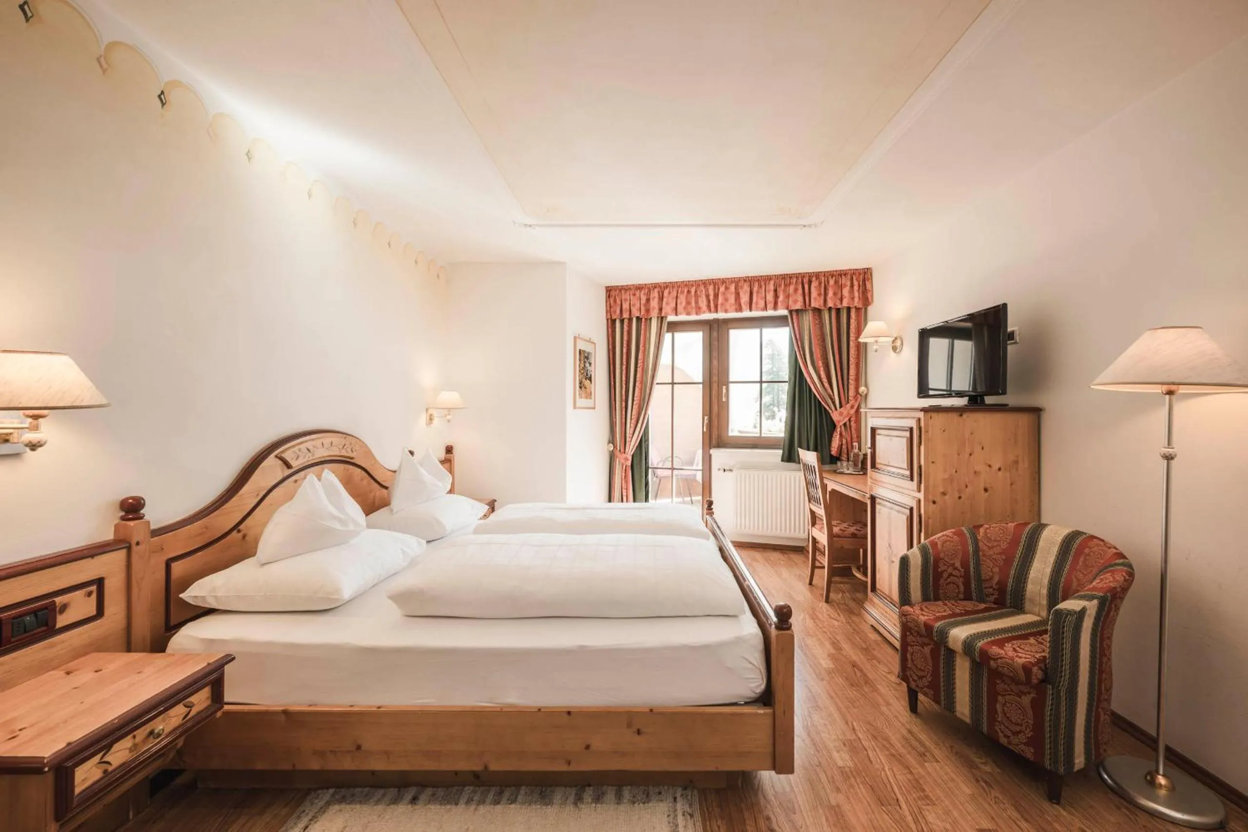 Bedroom, Bed in Hotel Ansitz Jakoberhof