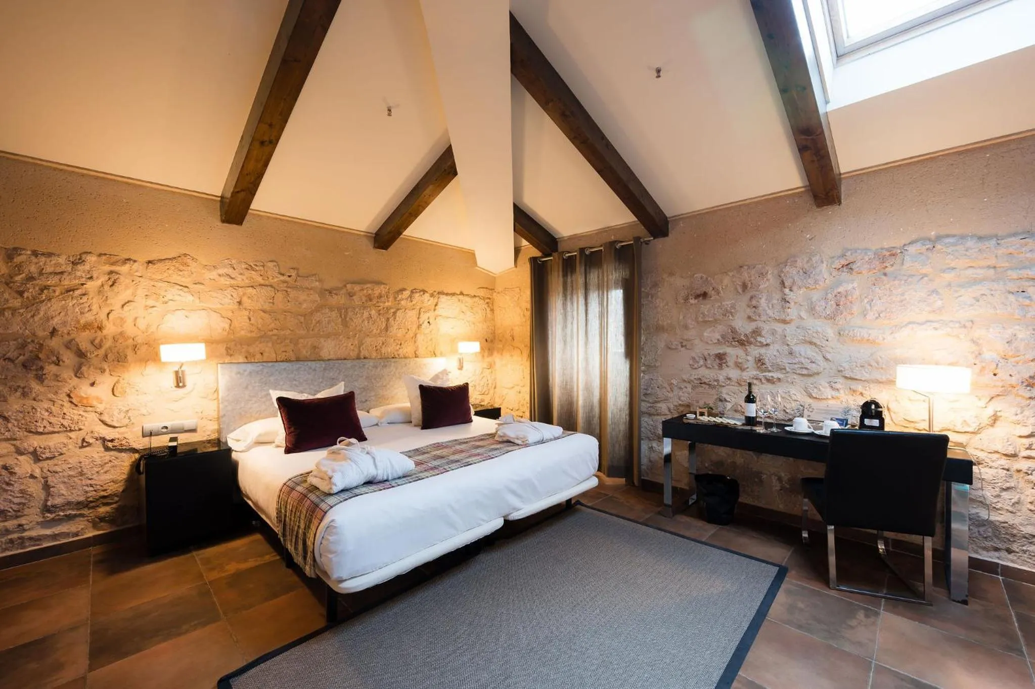 Photo of the whole room, Bed in Castilla Termal Burgo de Osma