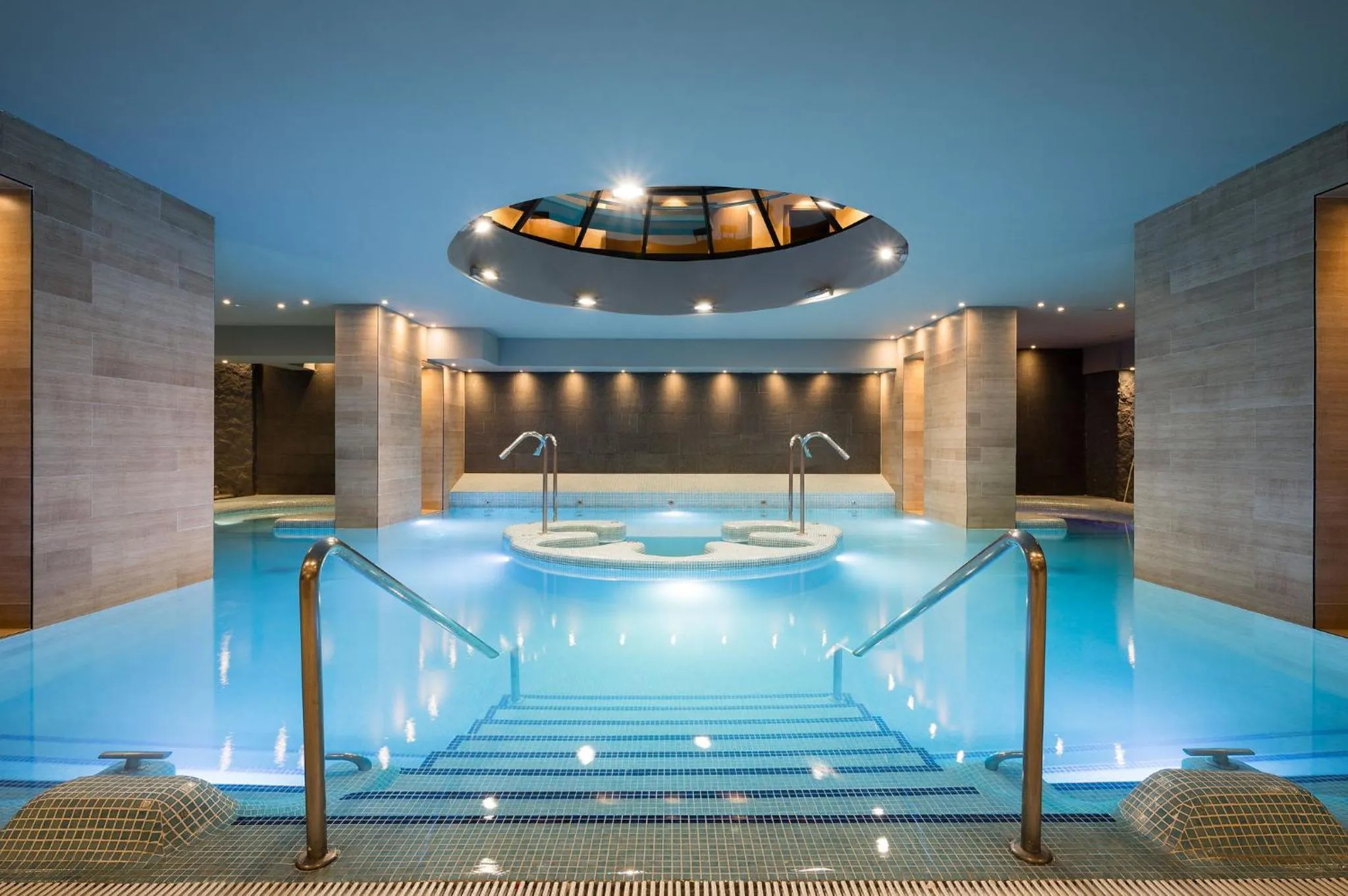 Swimming pool in Castilla Termal Burgo de Osma