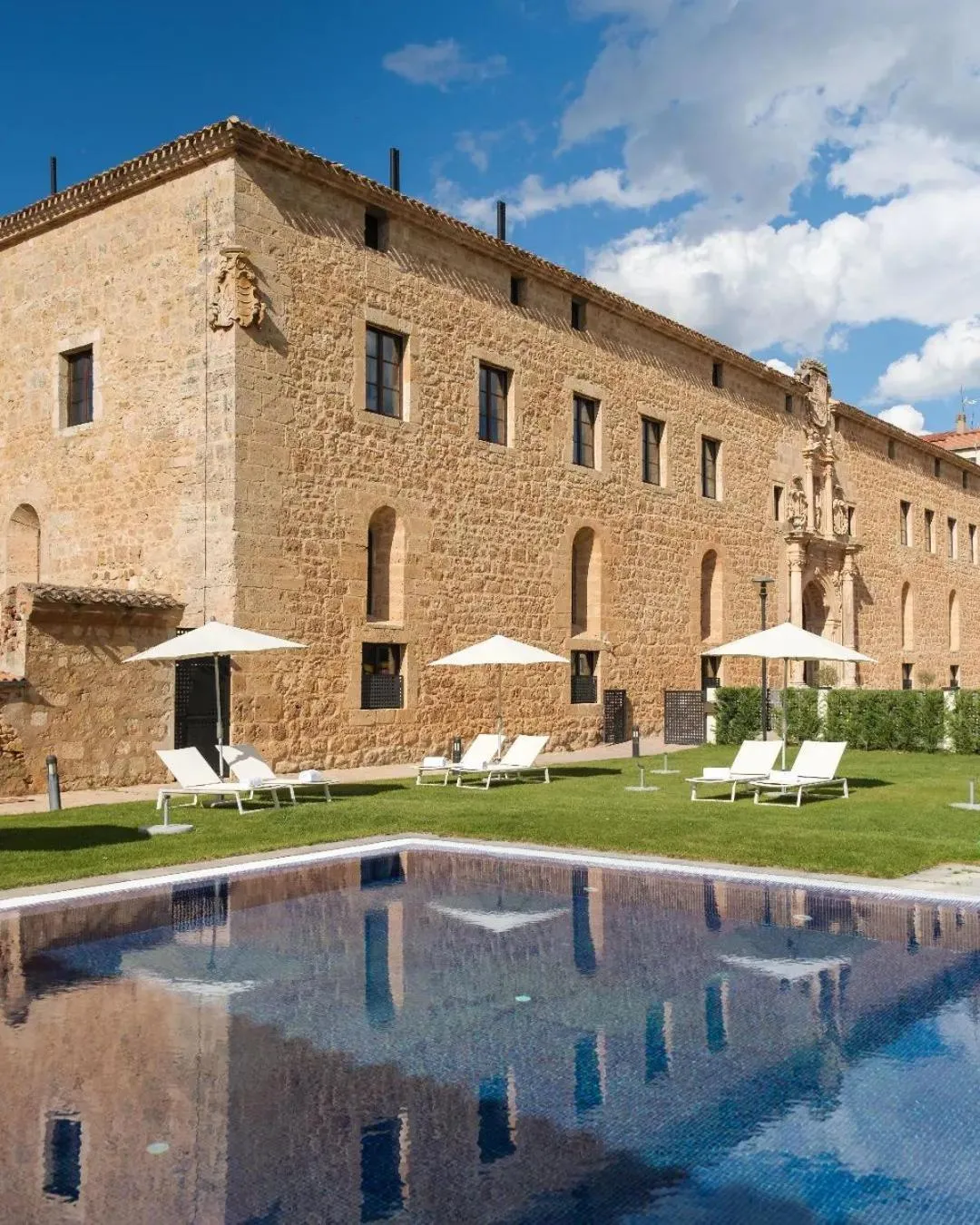 Swimming pool in Castilla Termal Burgo de Osma