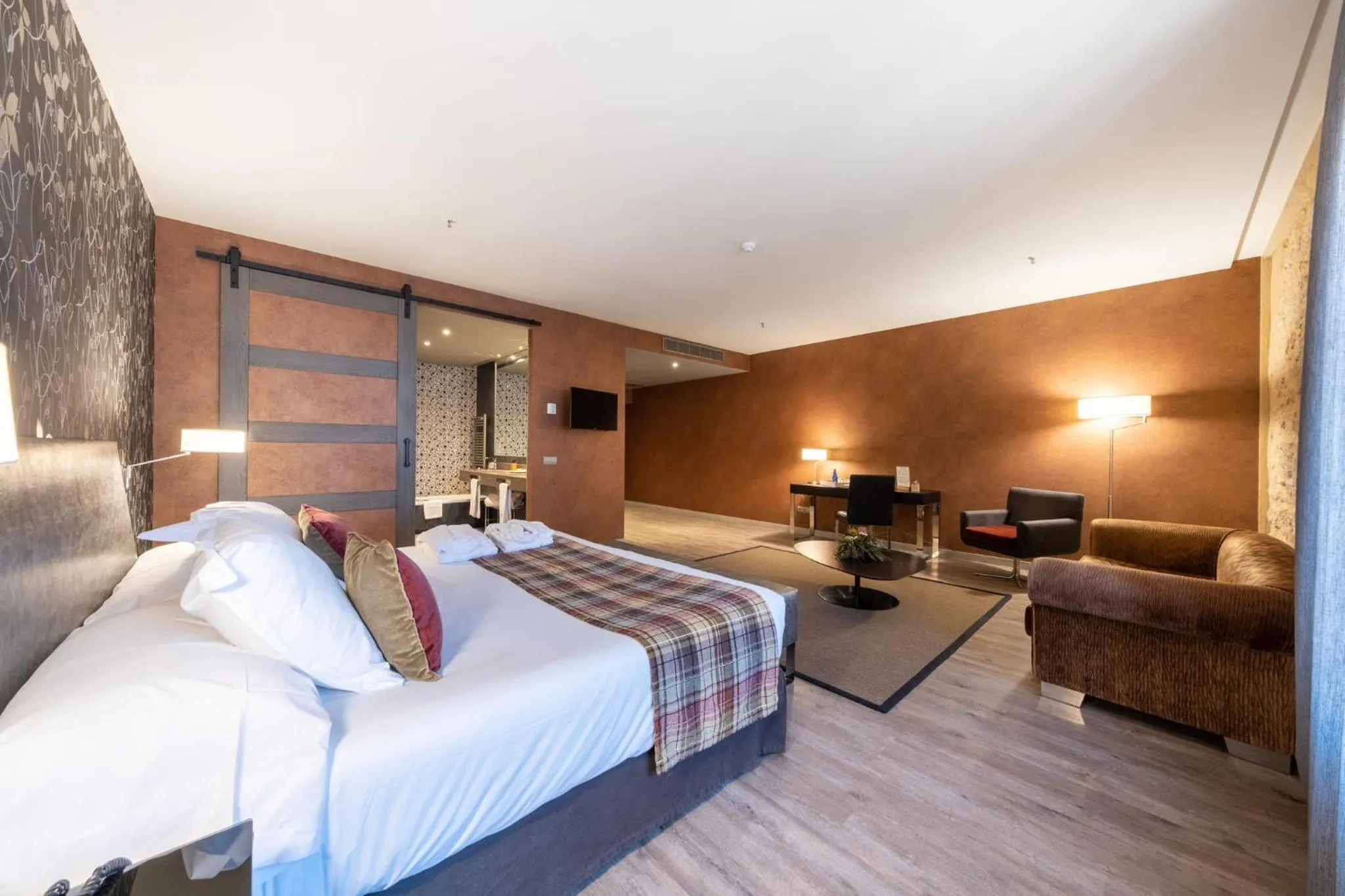 Photo of the whole room, Bed in Castilla Termal Burgo de Osma