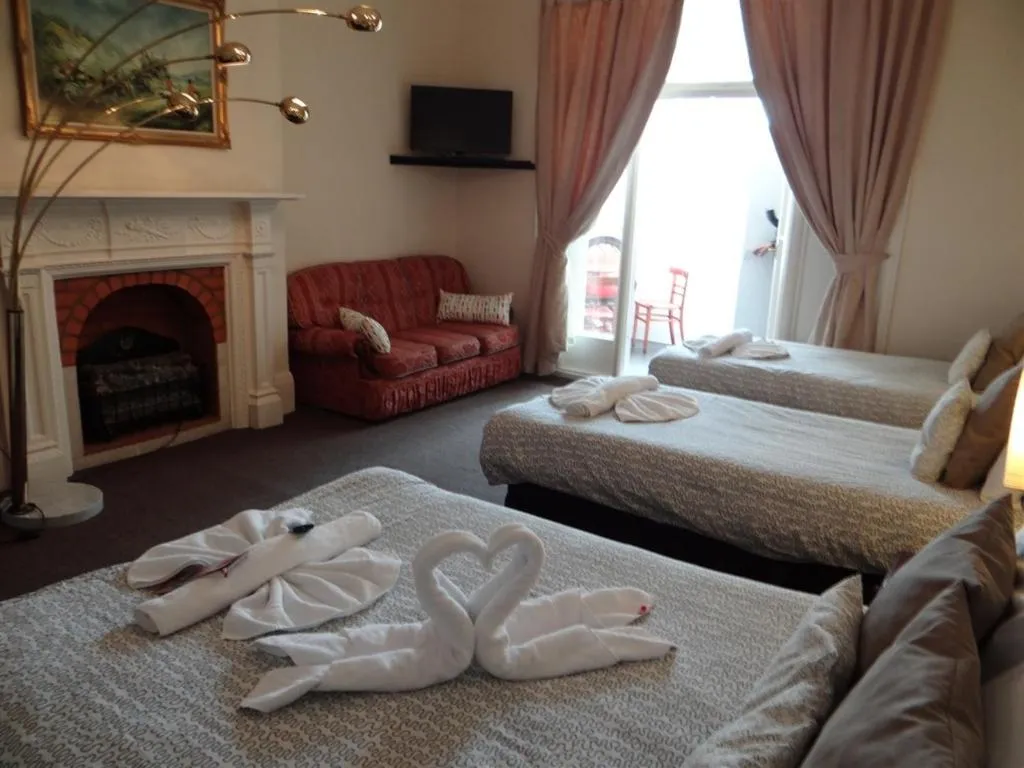 Bedroom, Bed in Charlotte Guest House