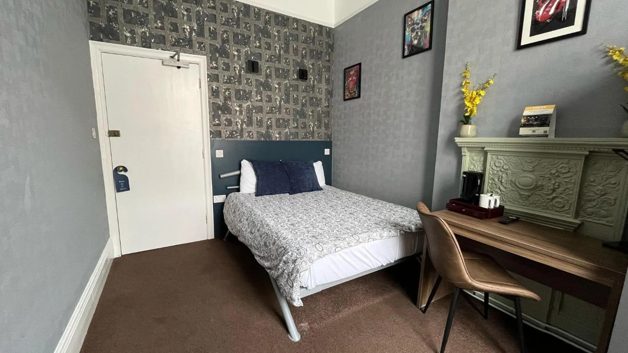 Bedroom, Bed in Charlotte Guest House