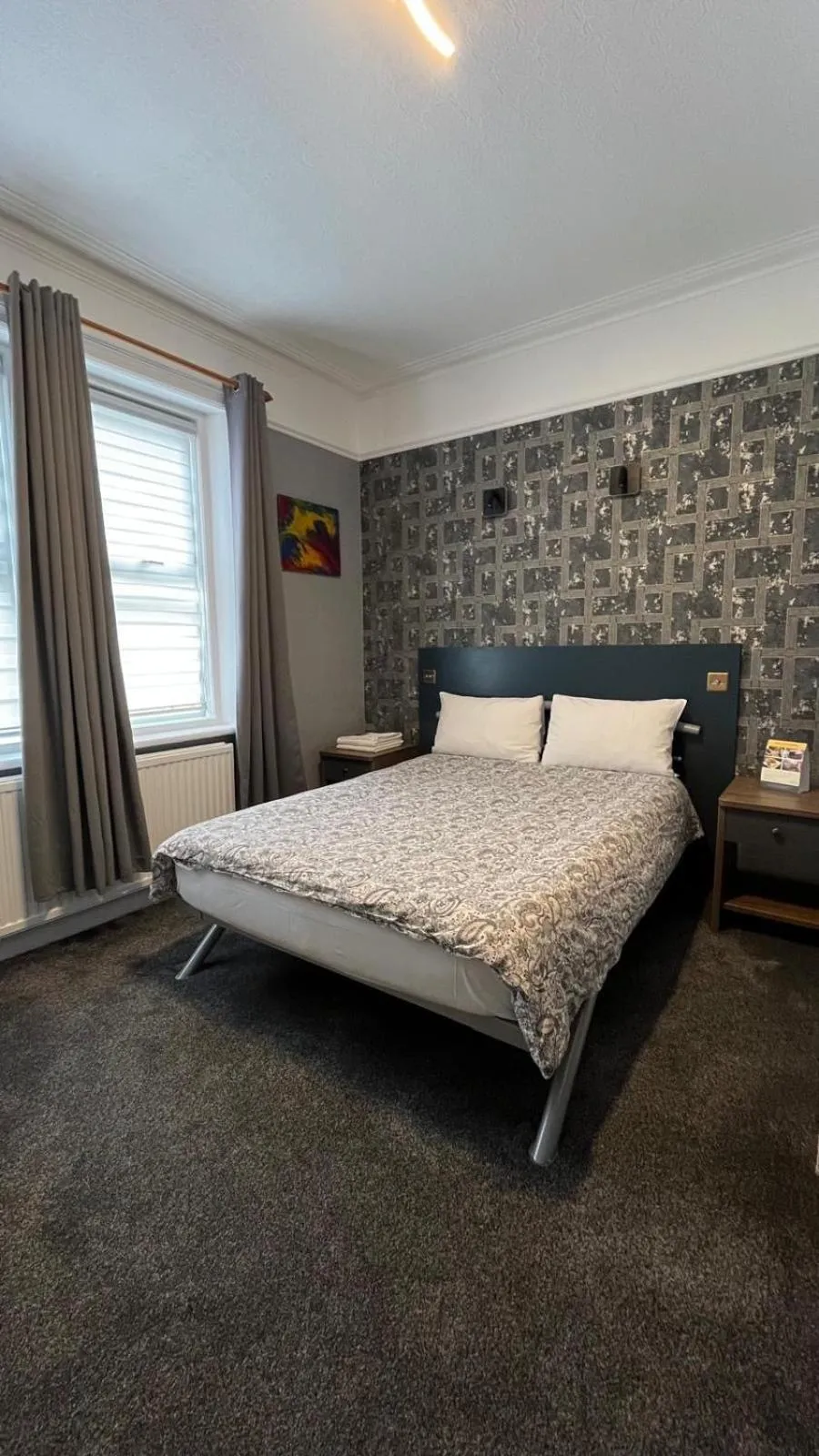 Bedroom, Bed in Charlotte Guest House