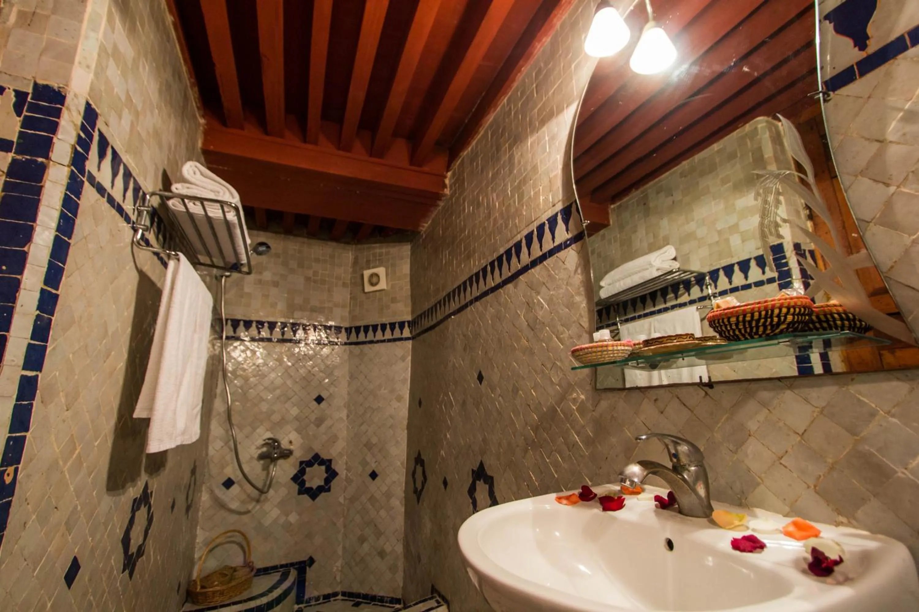 Bathroom in Riad Ibn Khaldoun